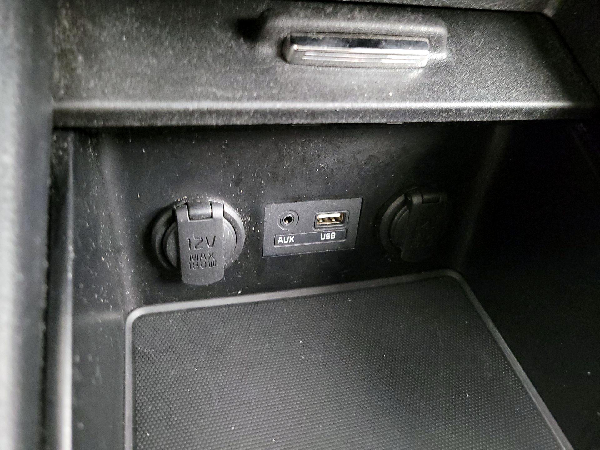 Thumbnail: 2016 Kia Forte - 18