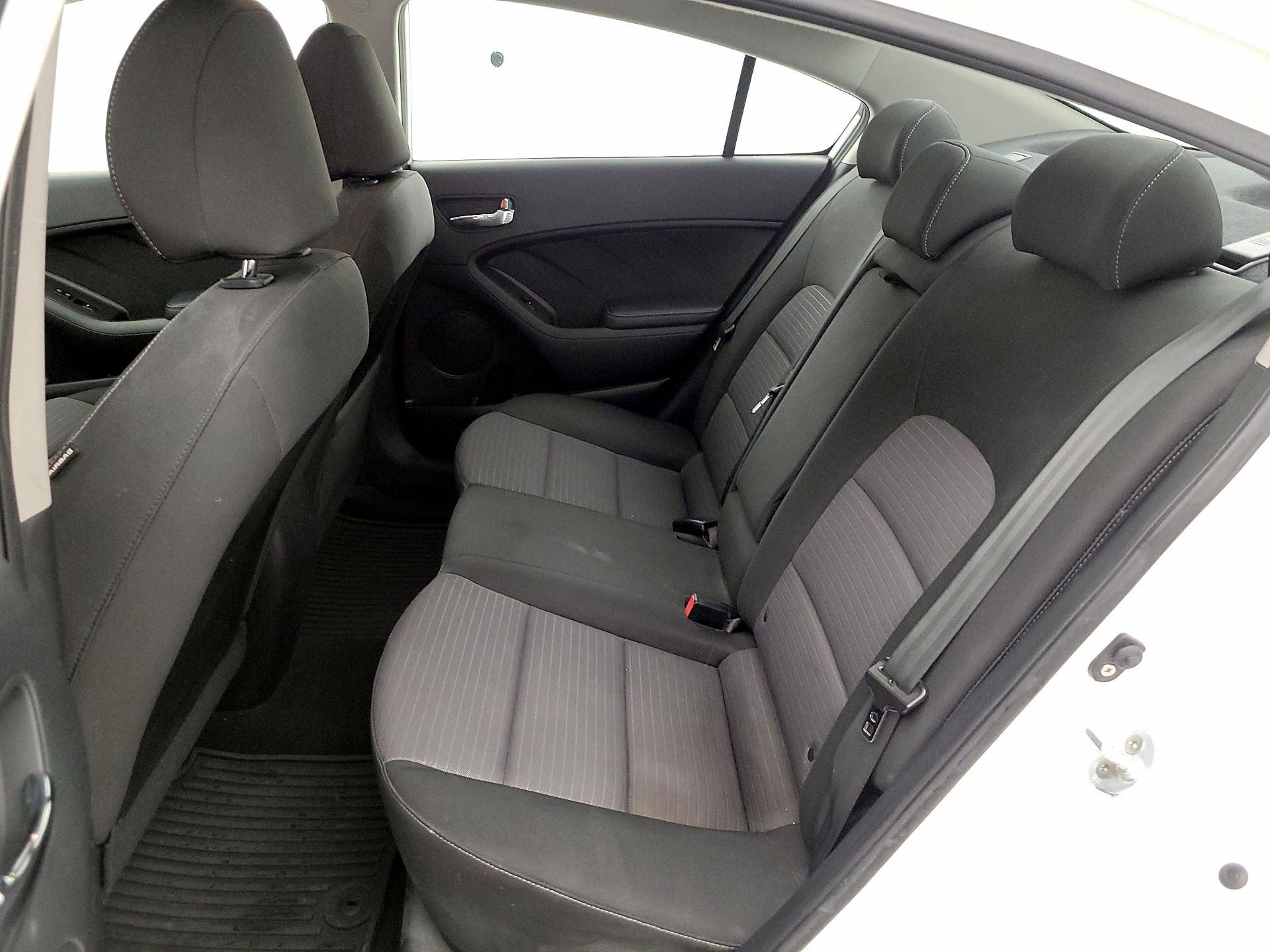 Thumbnail: 2016 Kia Forte - 19