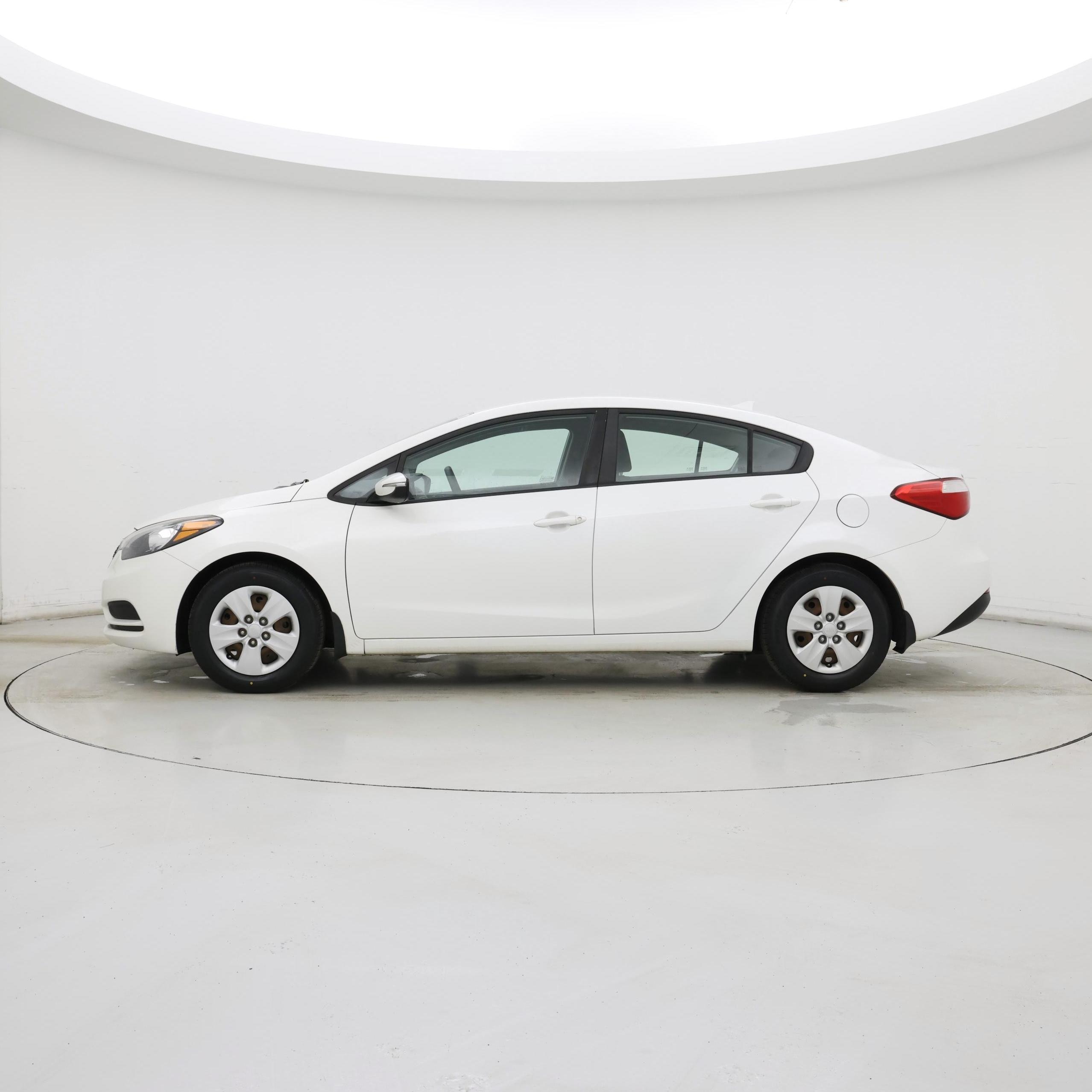 Thumbnail: 2016 Kia Forte - 3