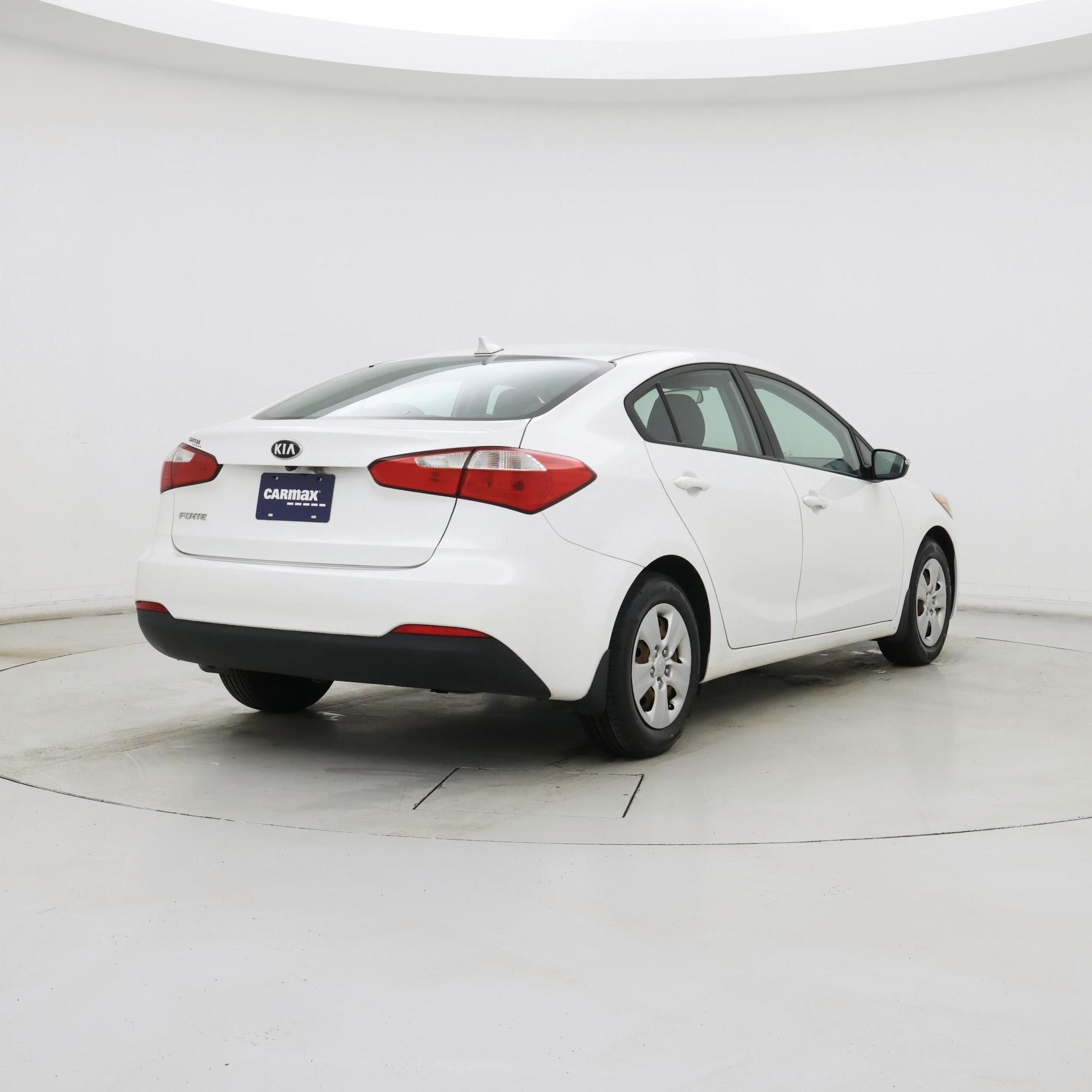 Thumbnail: 2016 Kia Forte - 8