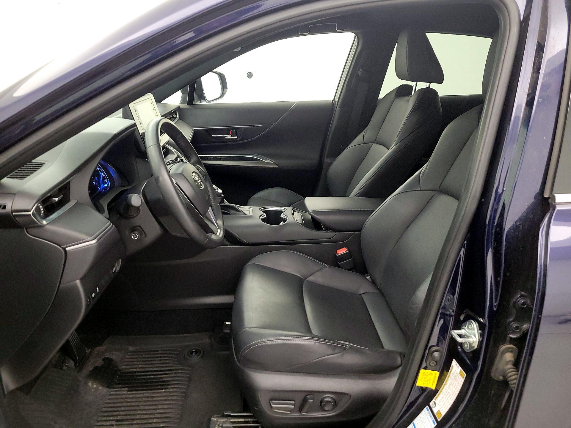 Thumbnail: 2022 Toyota Venza - 11