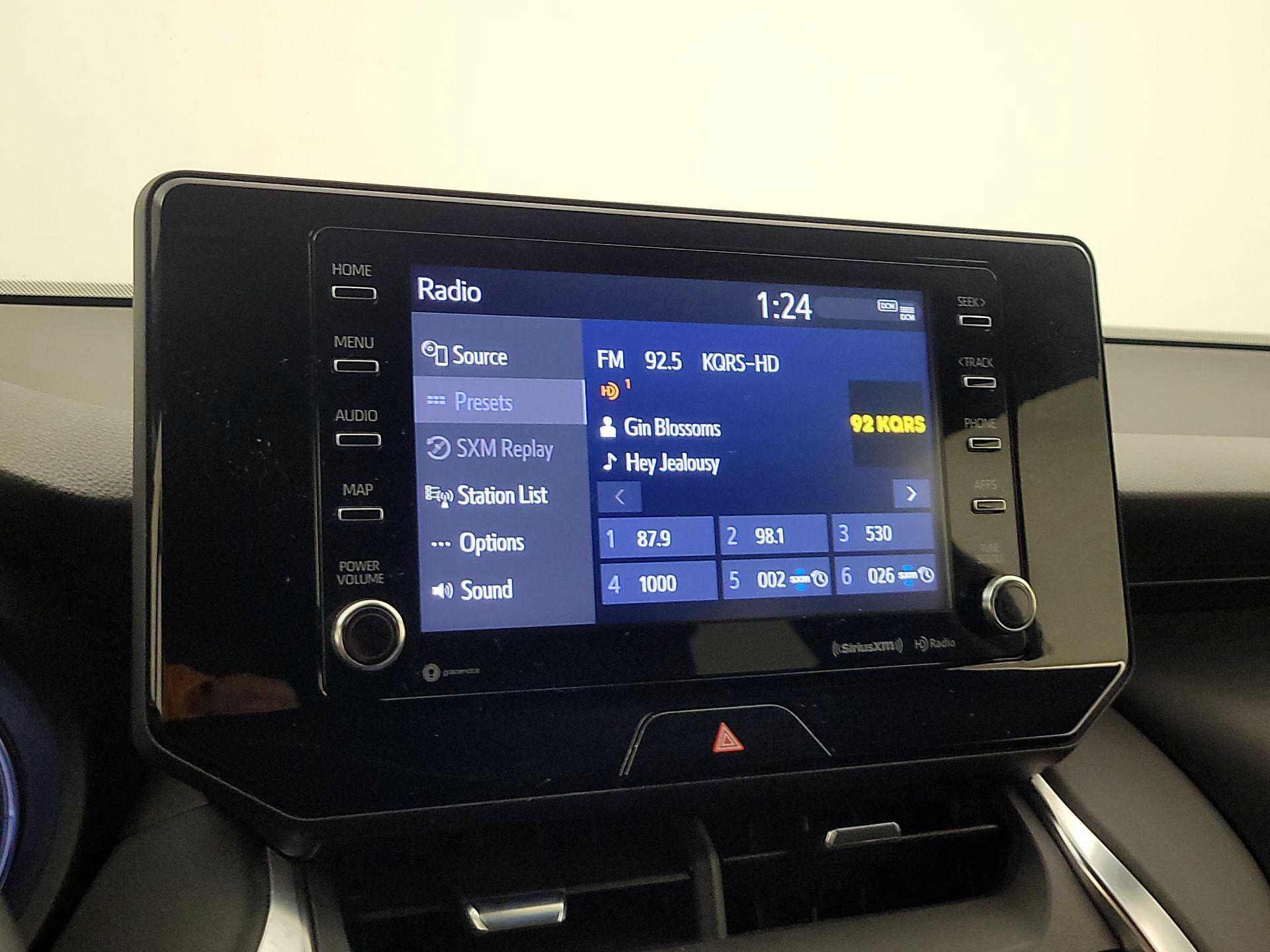 Thumbnail: 2022 Toyota Venza - 15