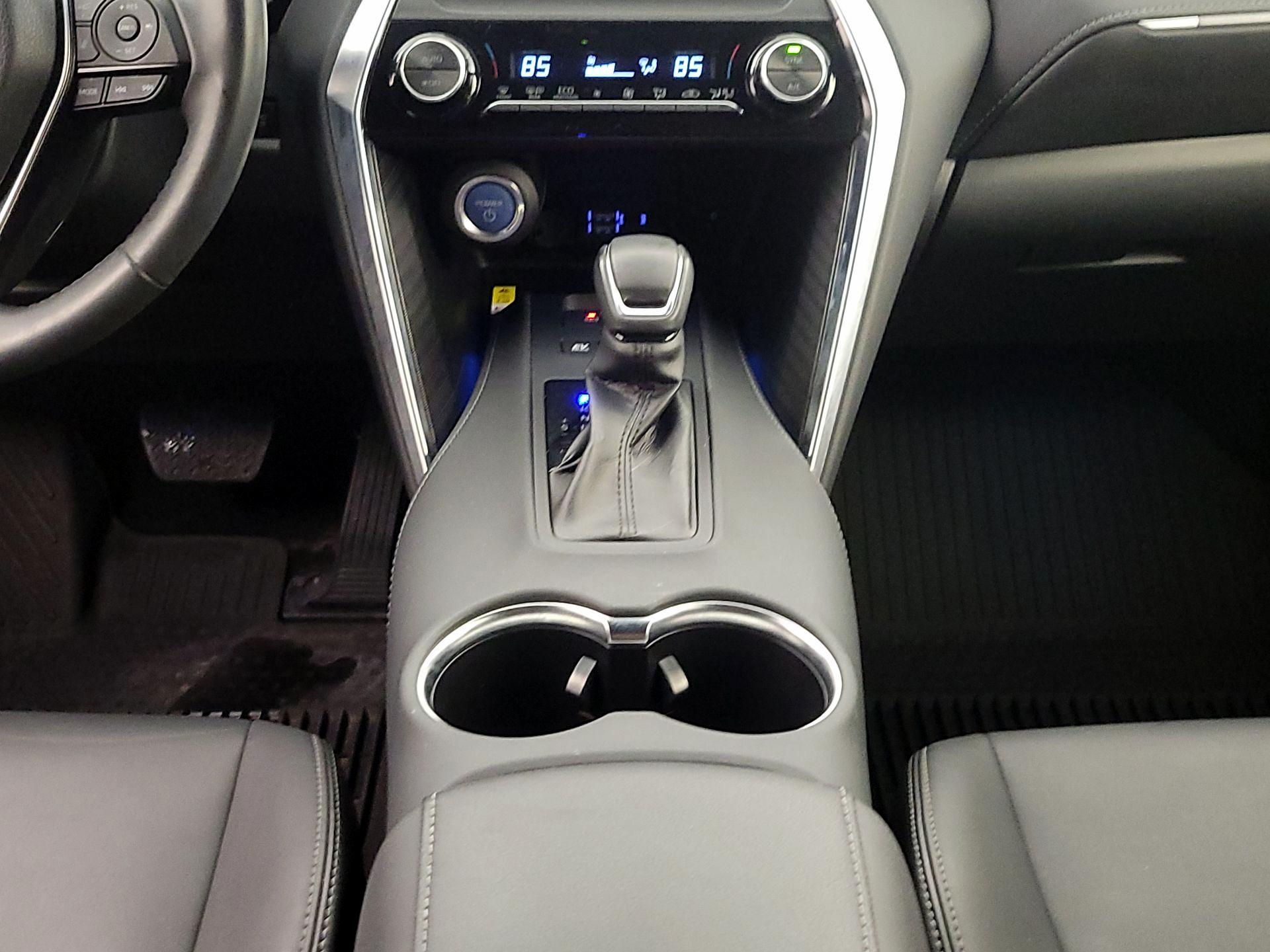 Thumbnail: 2022 Toyota Venza - 17