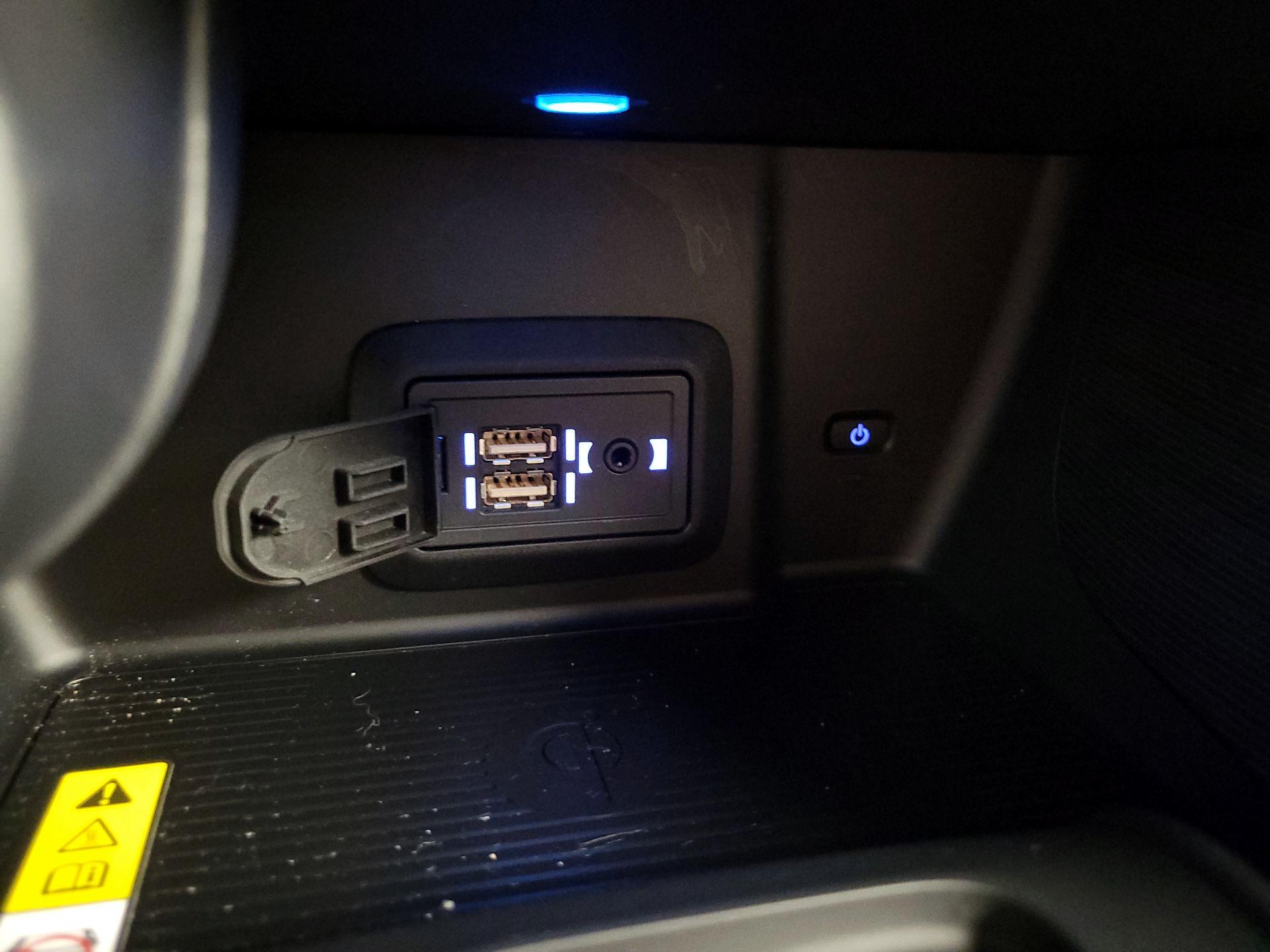 Thumbnail: 2022 Toyota Venza - 18