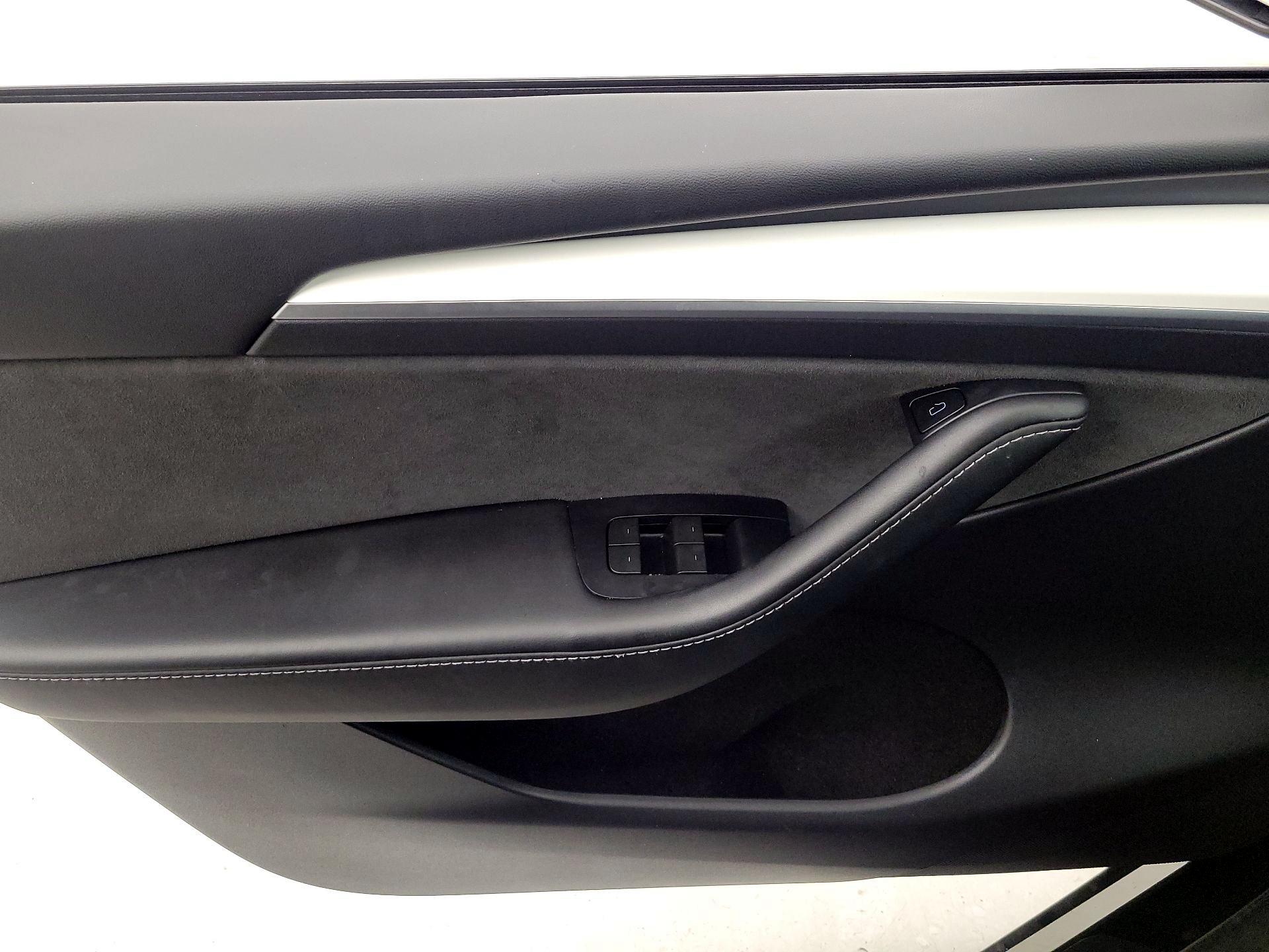 Thumbnail: 2023 Tesla Model Y - 12