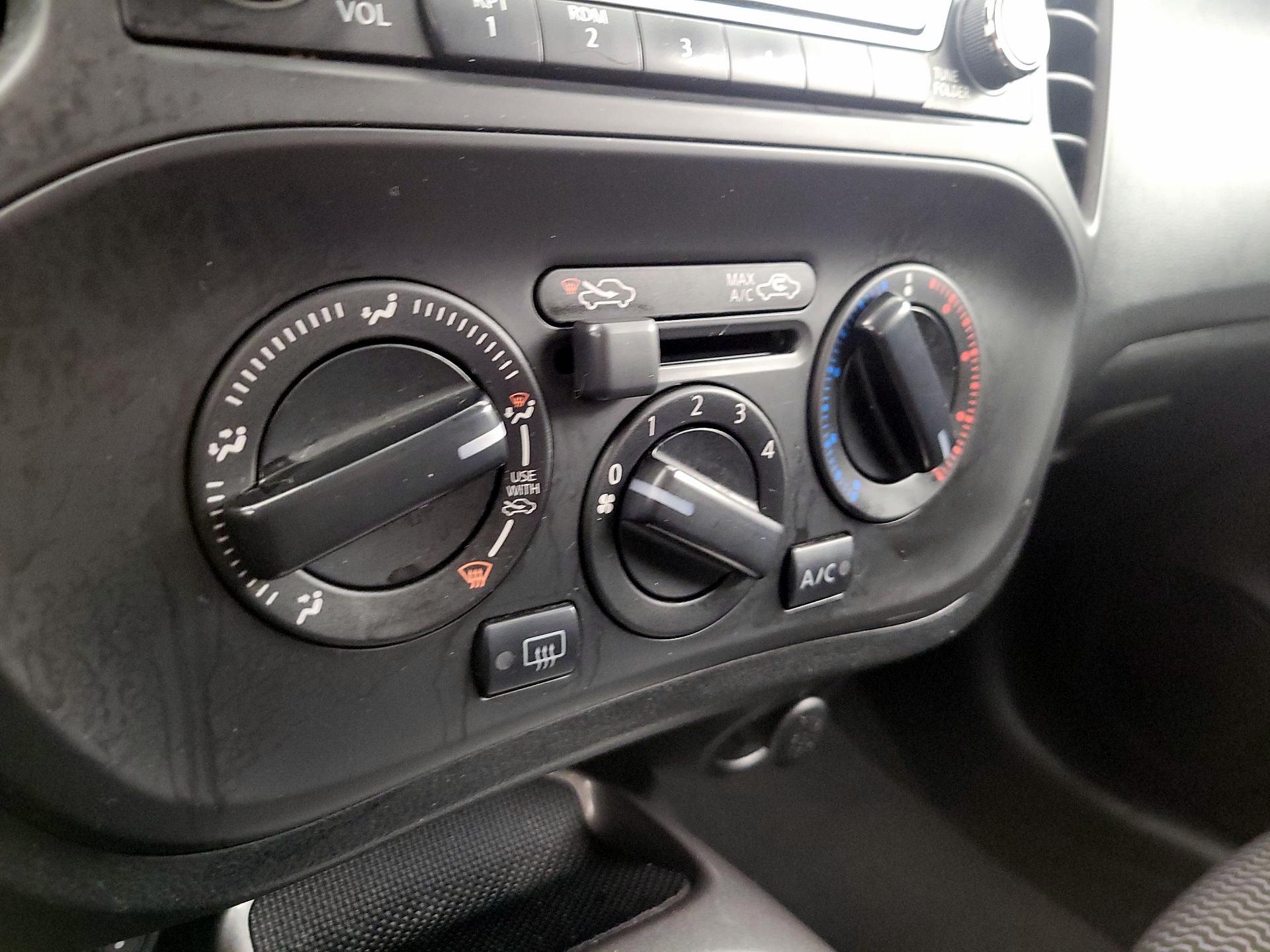 Thumbnail: 2015 Nissan Juke - 16