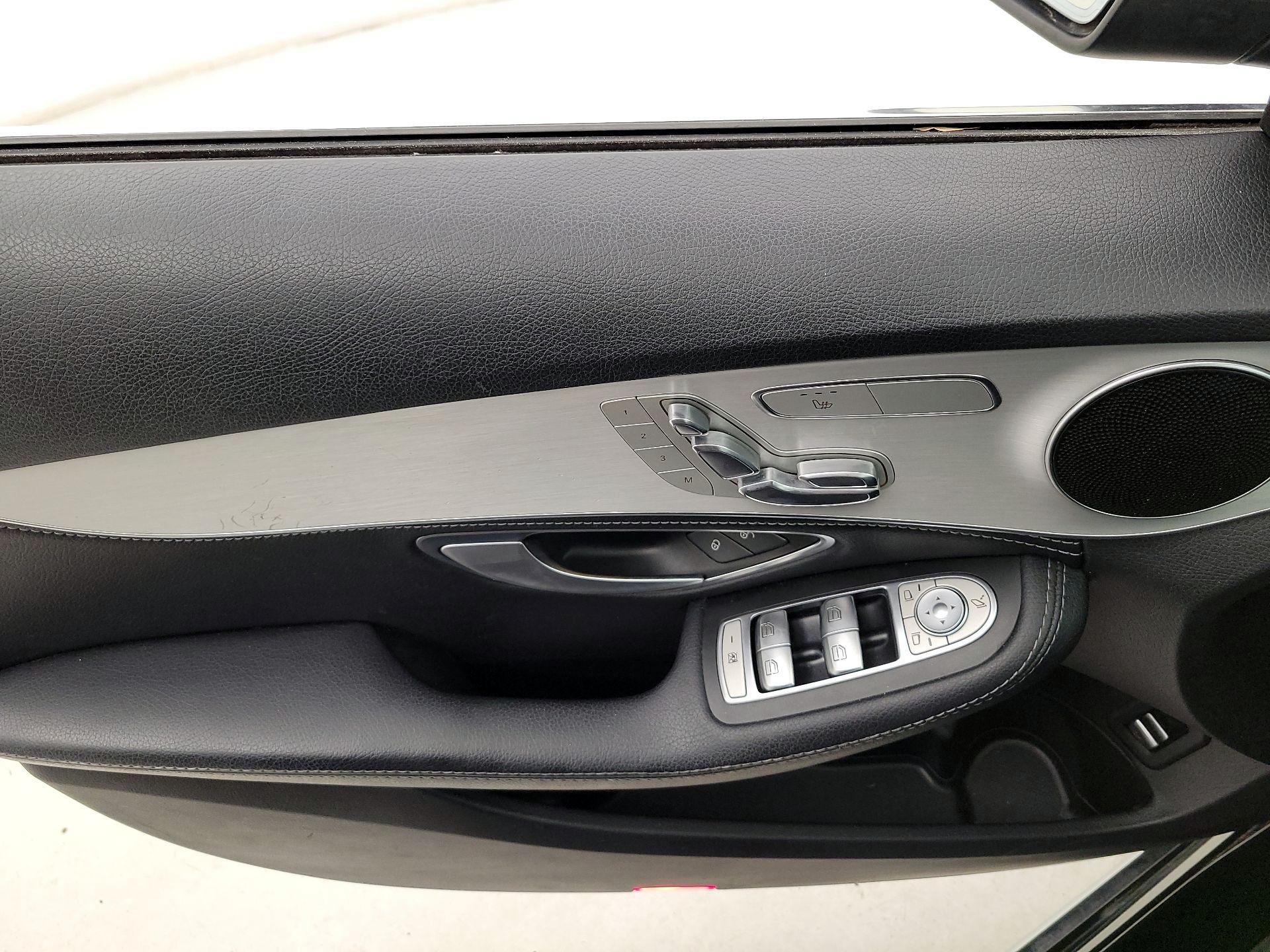 Thumbnail: 2015 Mercedes-Benz C-Class - 12