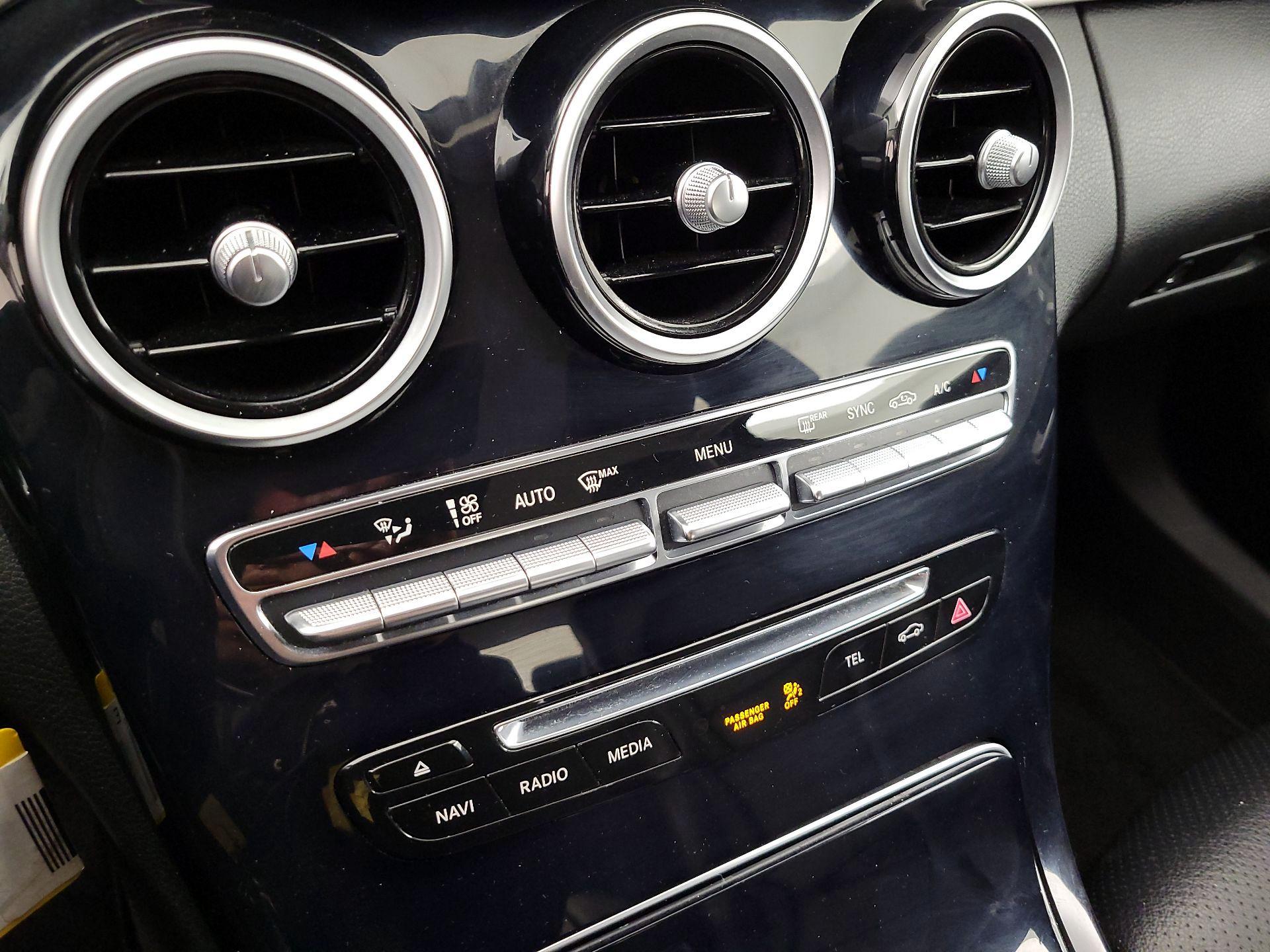 Thumbnail: 2015 Mercedes-Benz C-Class - 16