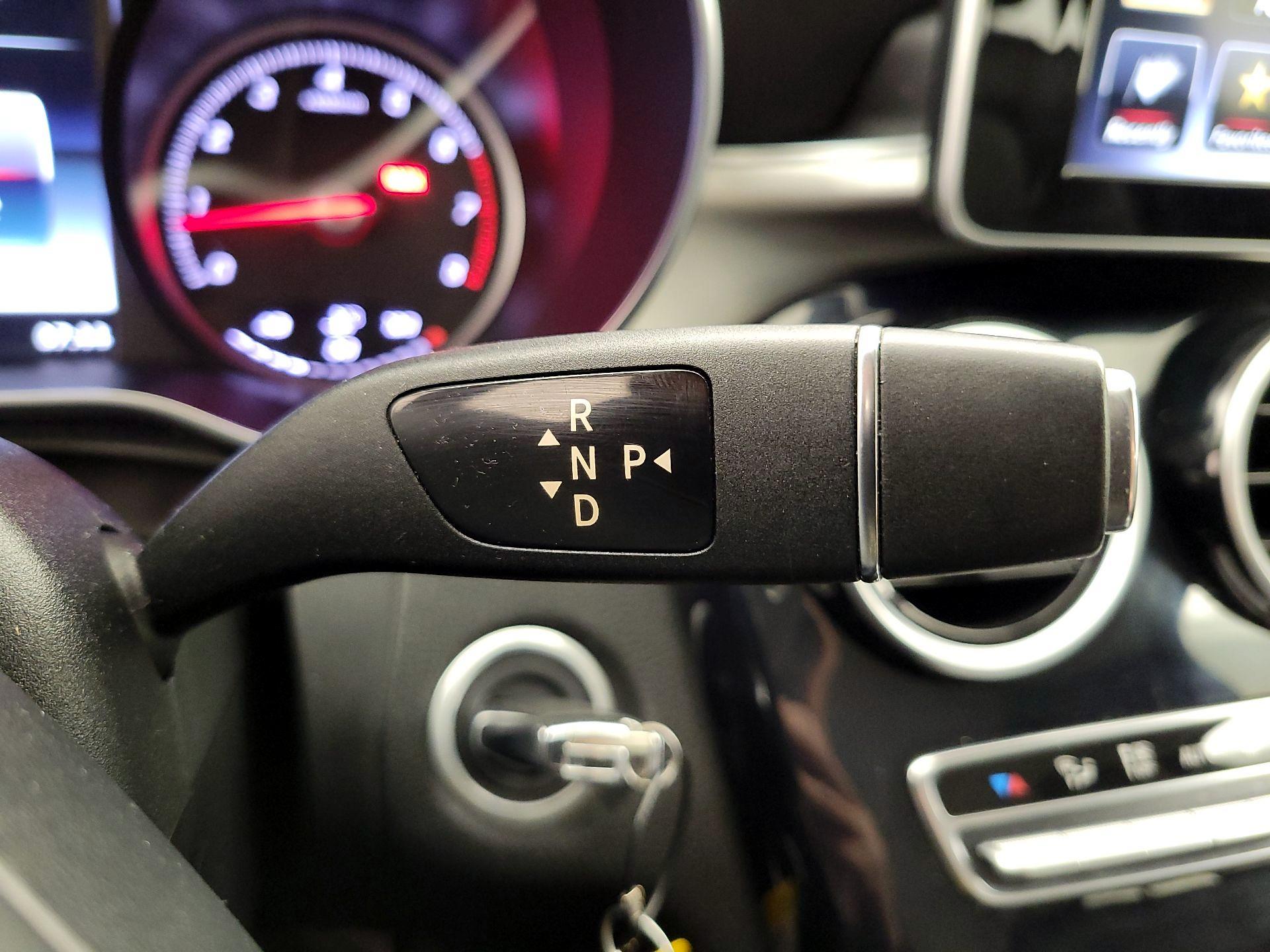 Thumbnail: 2015 Mercedes-Benz C-Class - 17