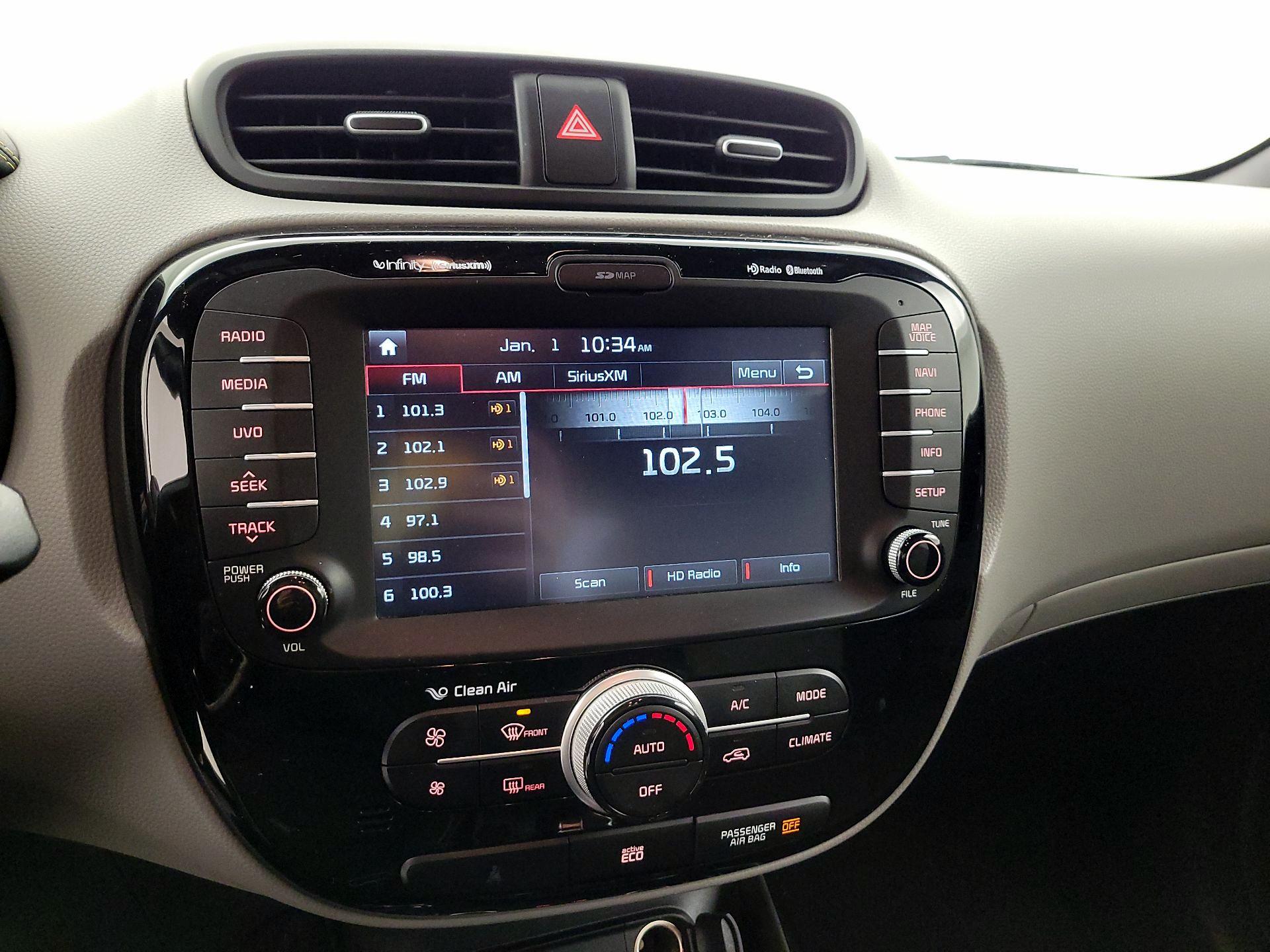 Thumbnail: 2015 Kia Soul - 16