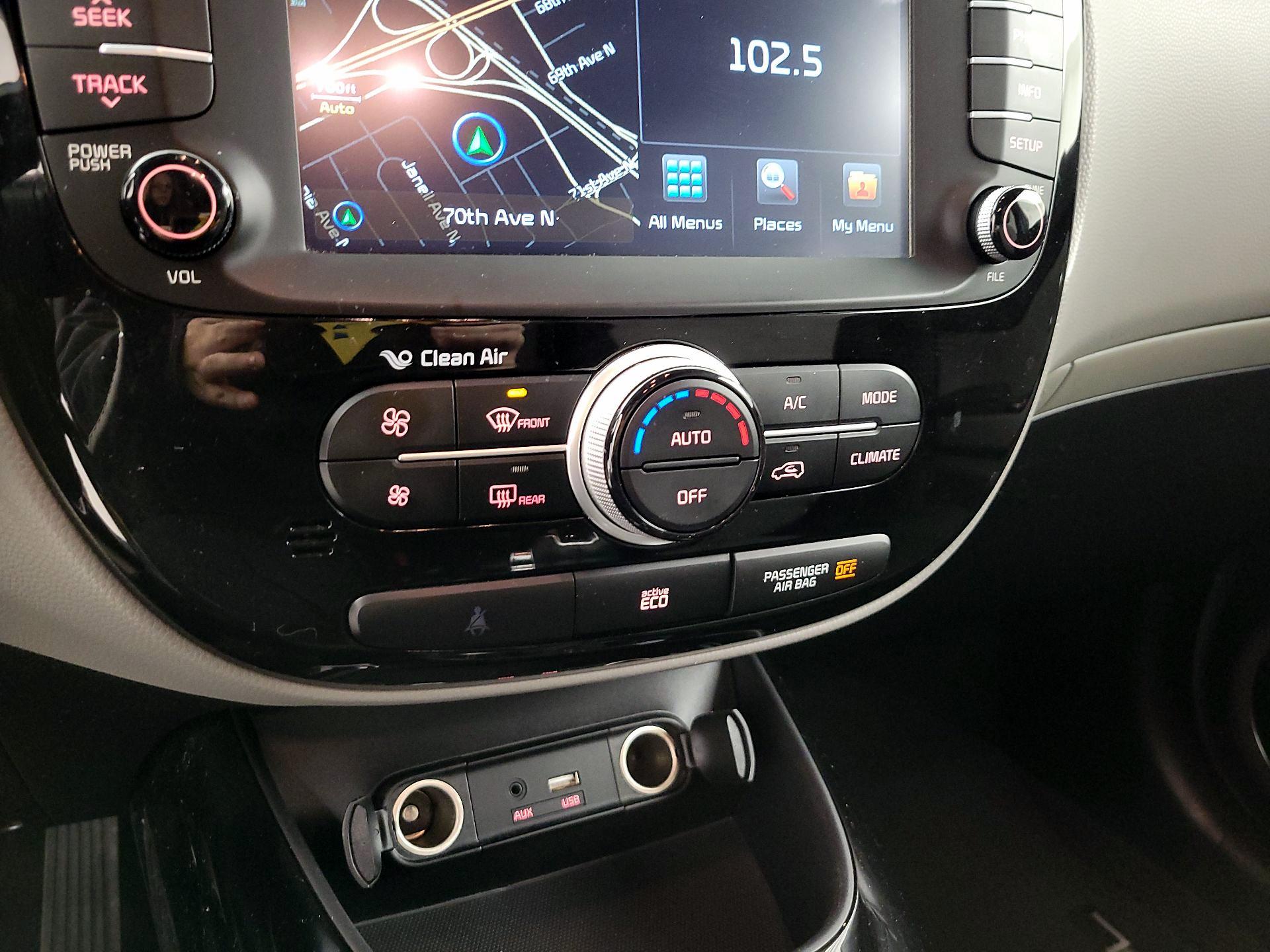 Thumbnail: 2015 Kia Soul - 17