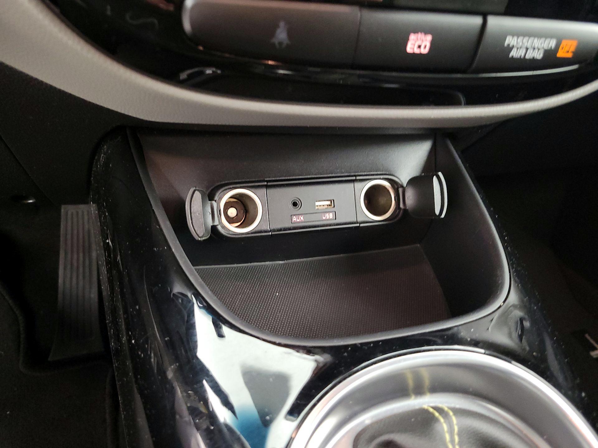 Thumbnail: 2015 Kia Soul - 19