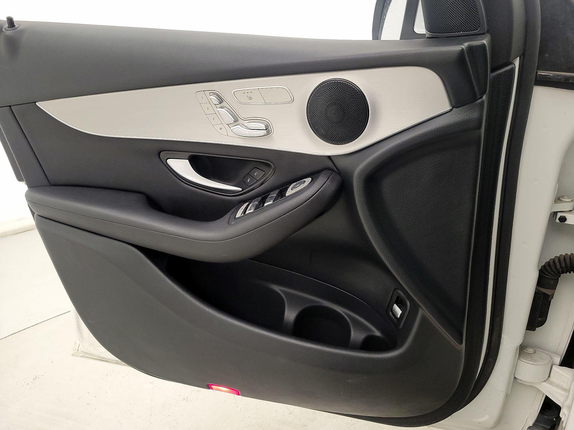 Thumbnail: 2019 Mercedes-Benz GLC - 12