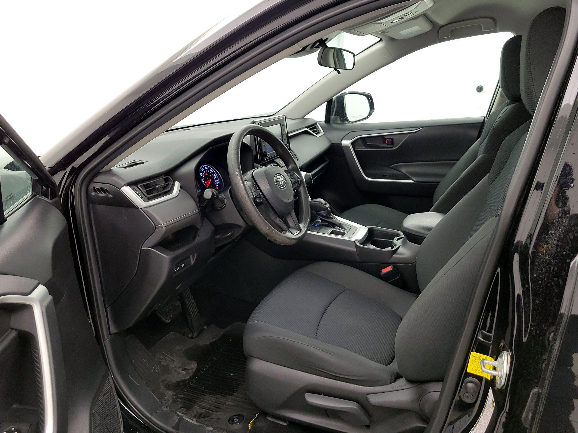 Thumbnail: 2021 Toyota RAV4 - 11