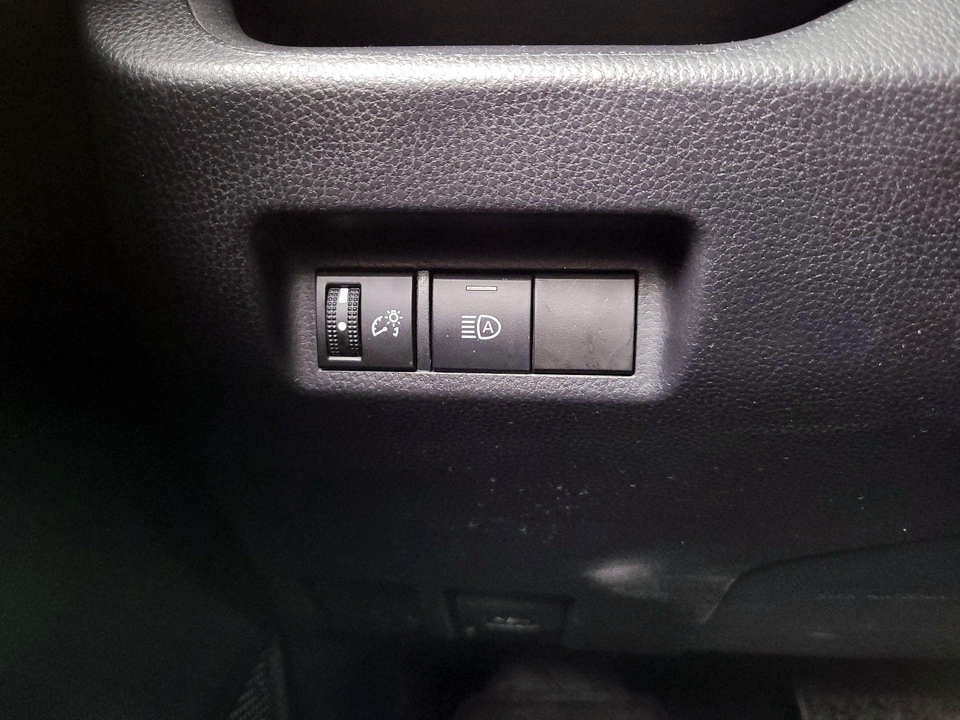 Thumbnail: 2021 Toyota RAV4 - 13