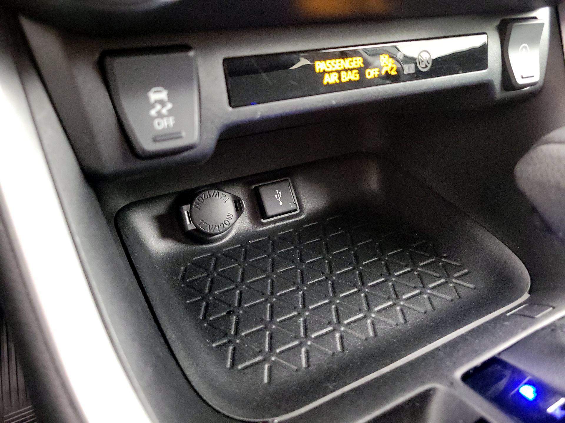 Thumbnail: 2021 Toyota RAV4 - 19