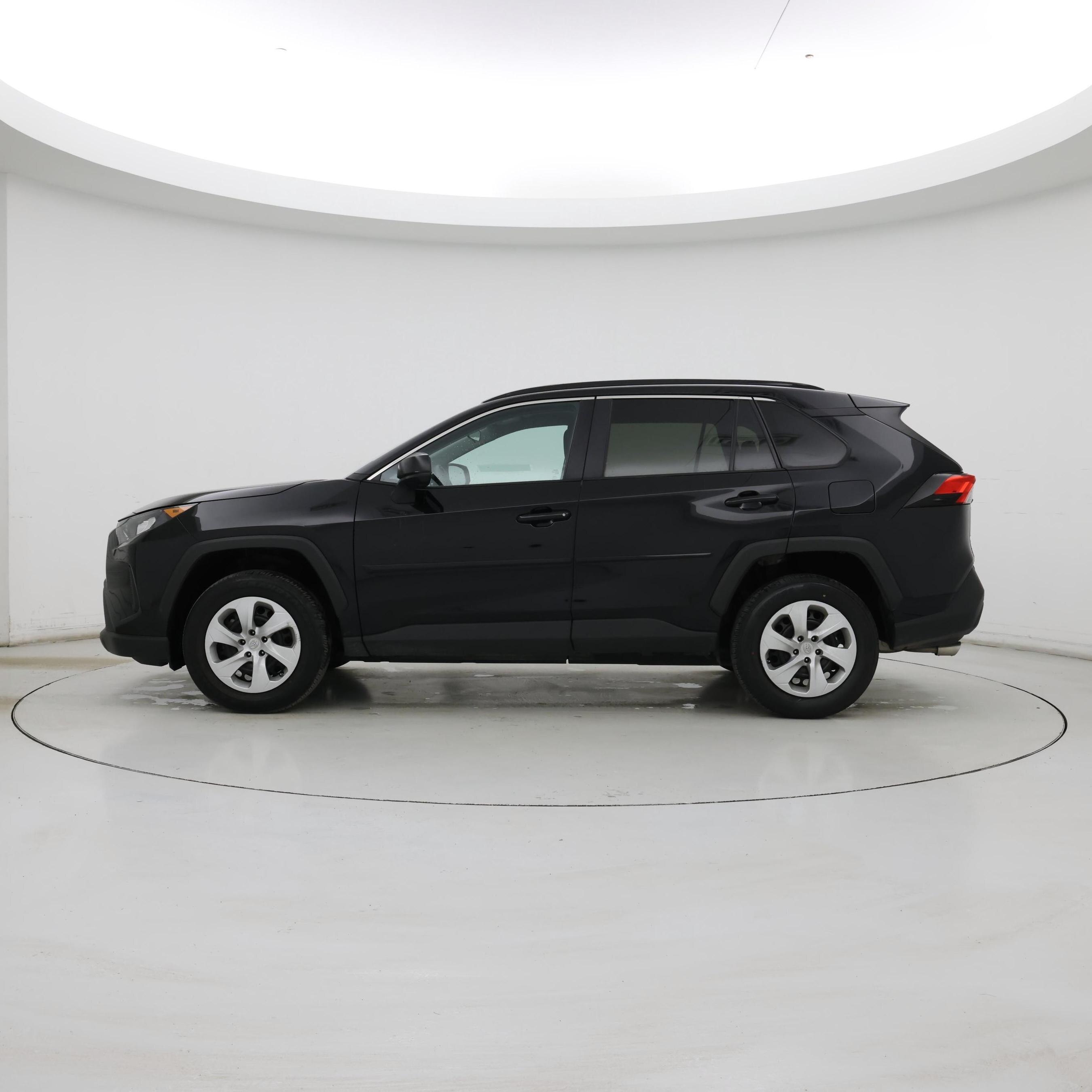 Thumbnail: 2021 Toyota RAV4 - 3
