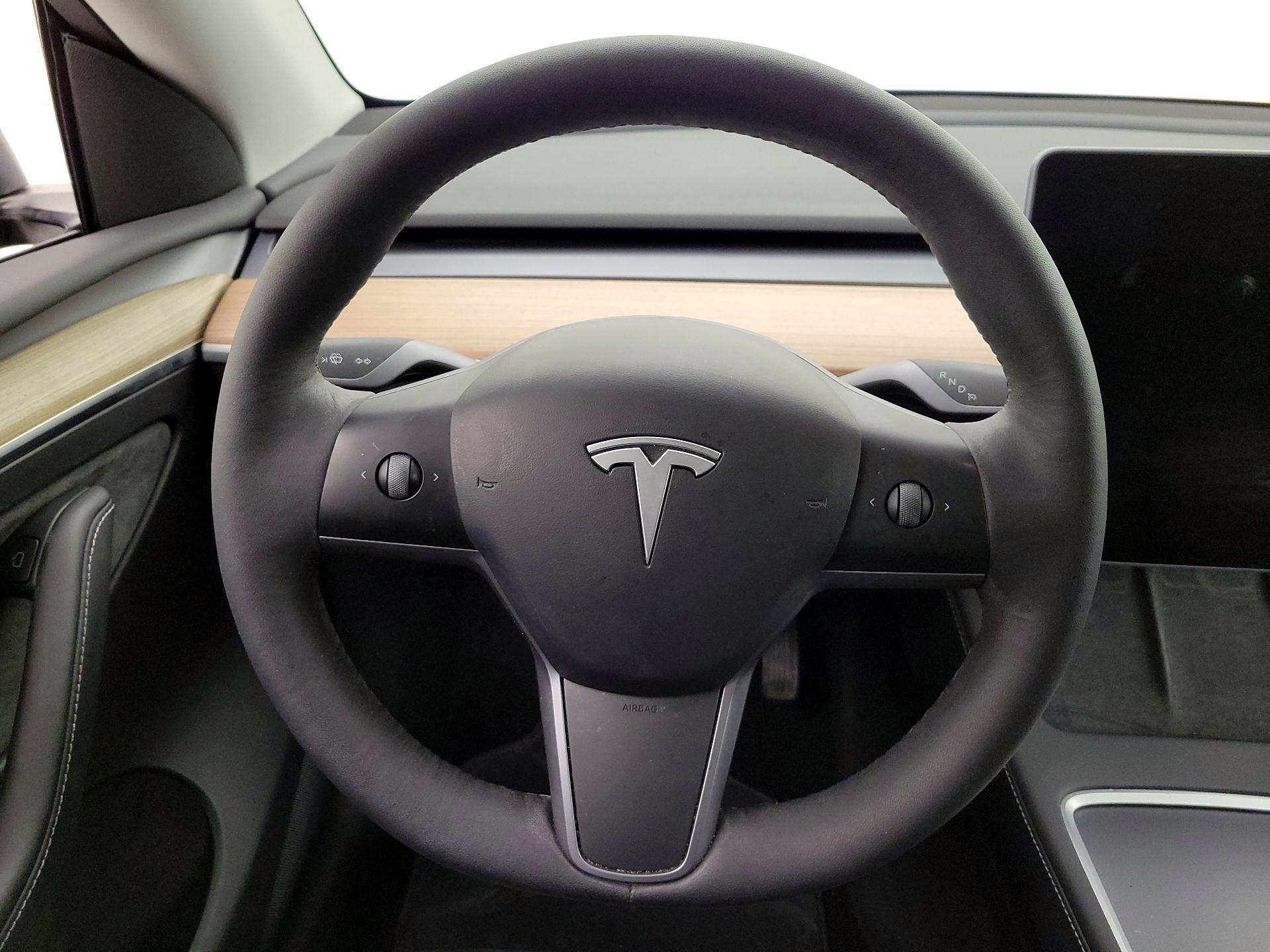 Thumbnail: 2023 Tesla Model Y - 10