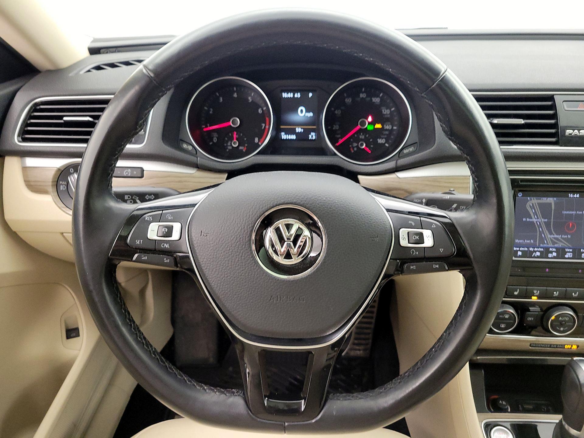 Thumbnail: 2018 Volkswagen Passat - 10