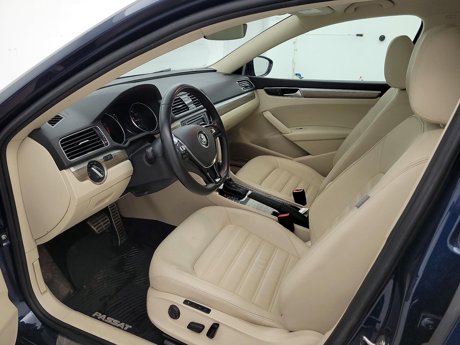 Thumbnail: 2018 Volkswagen Passat - 11