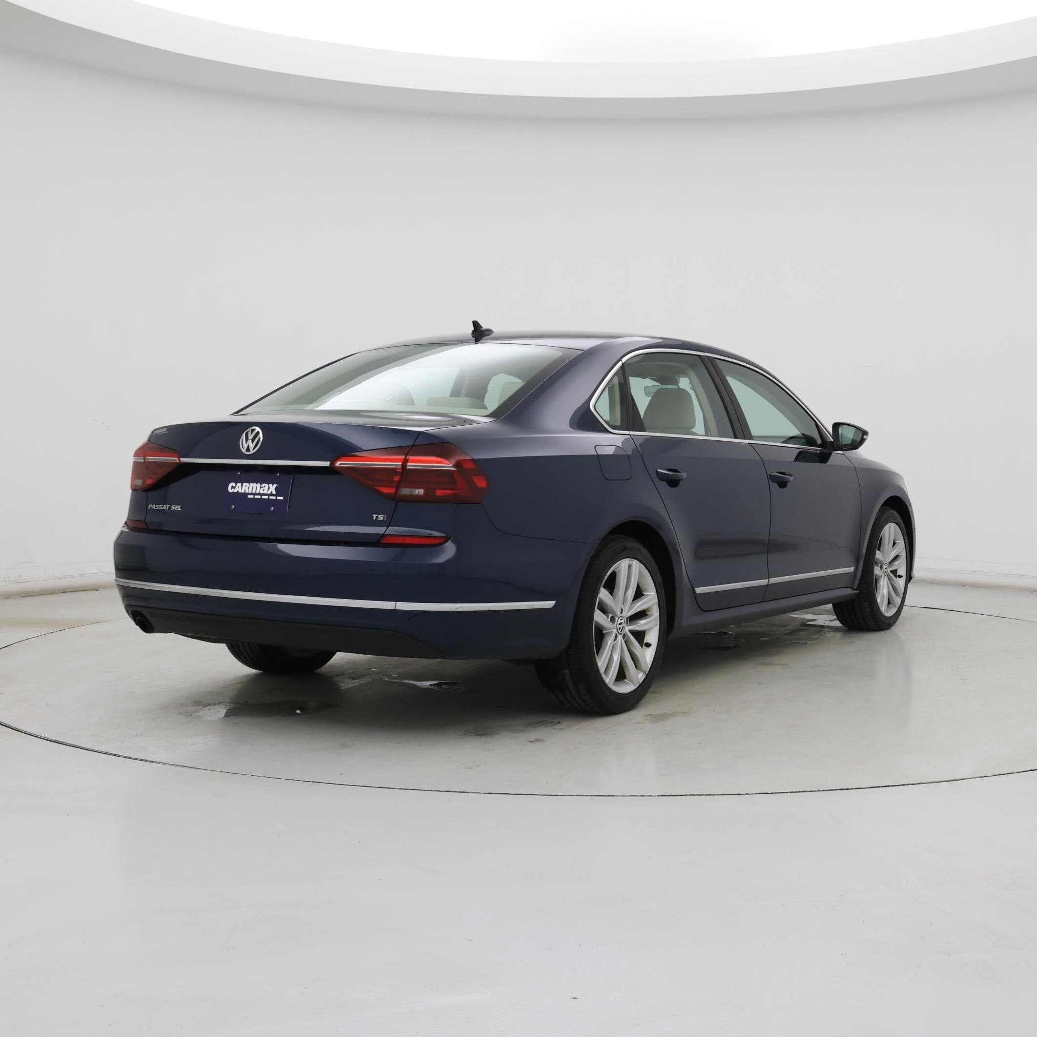 Thumbnail: 2018 Volkswagen Passat - 8