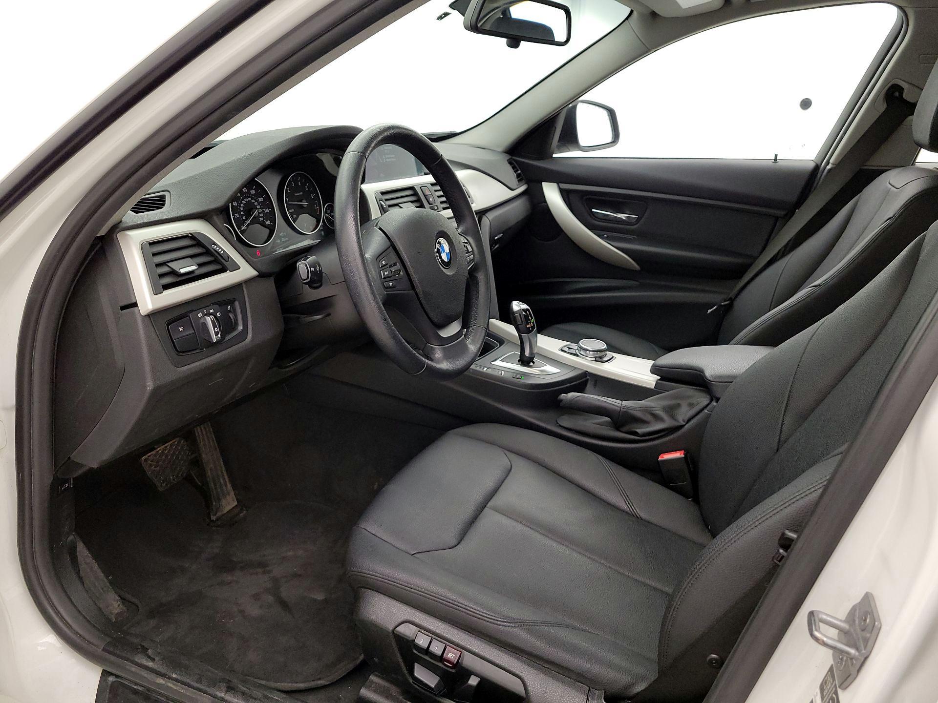 Thumbnail: 2015 BMW 3 Series - 11