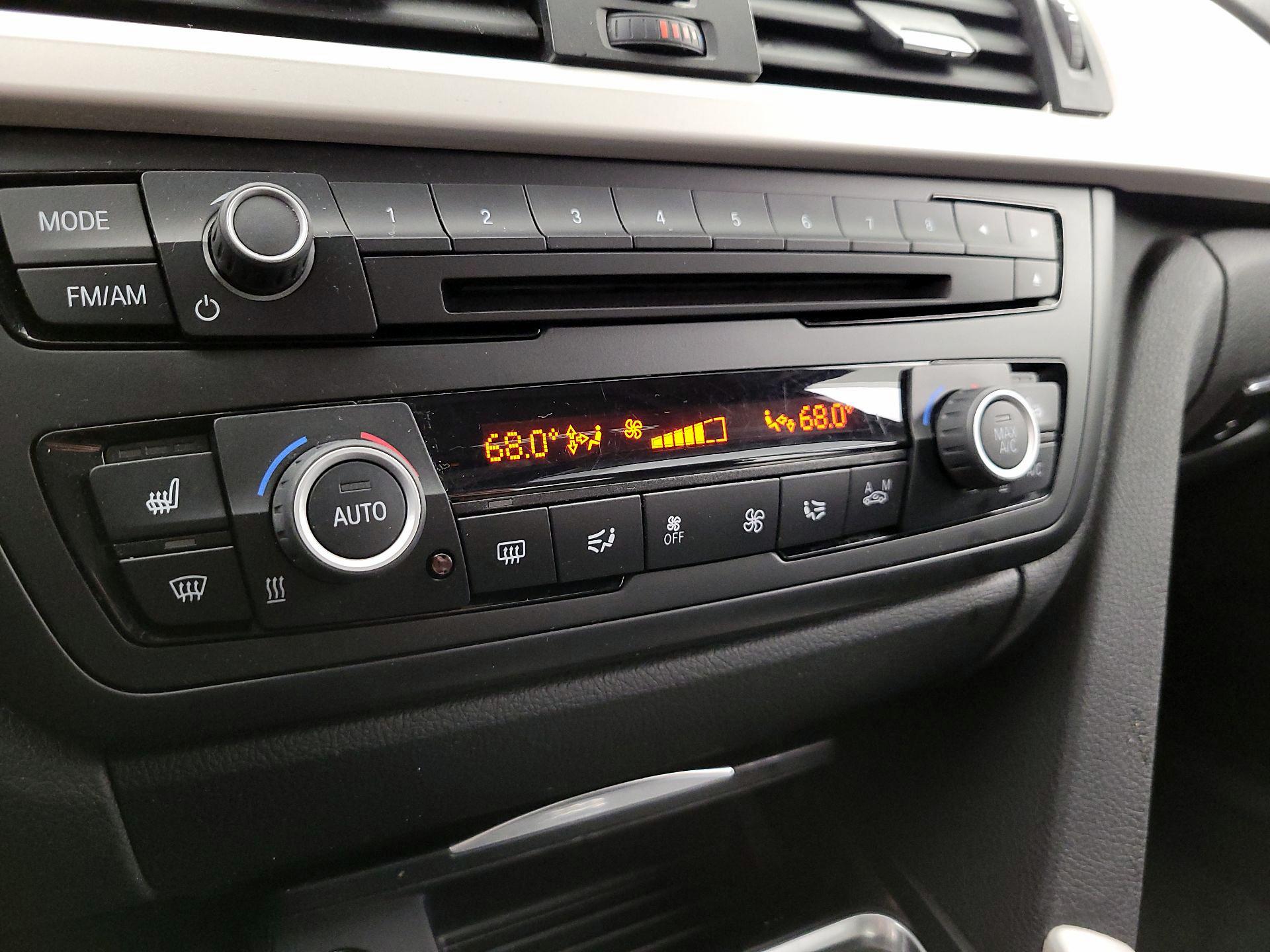 Thumbnail: 2015 BMW 3 Series - 17