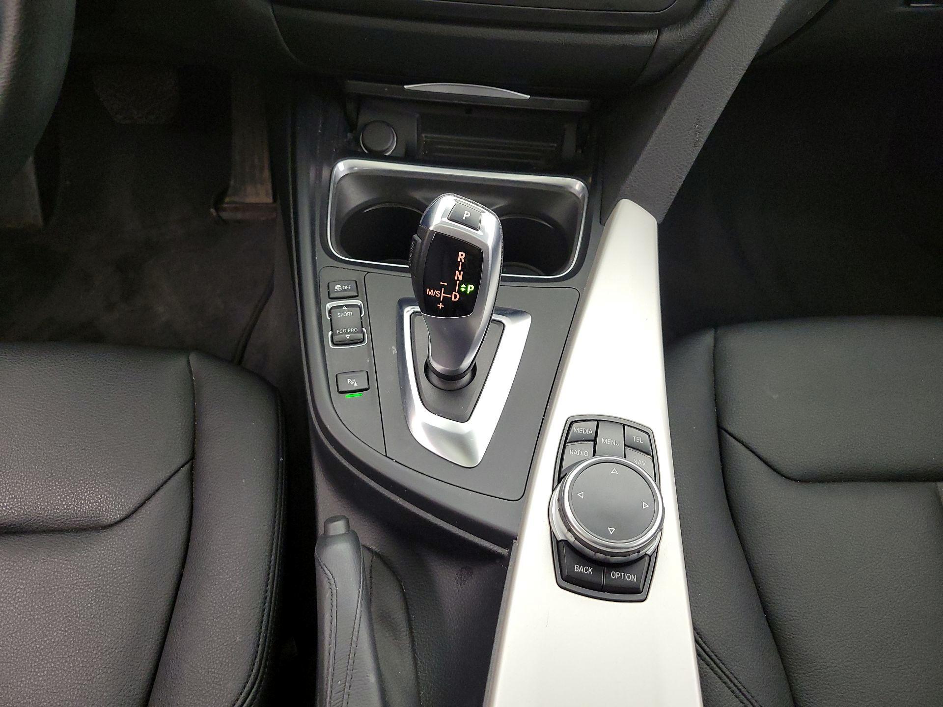 Thumbnail: 2015 BMW 3 Series - 18