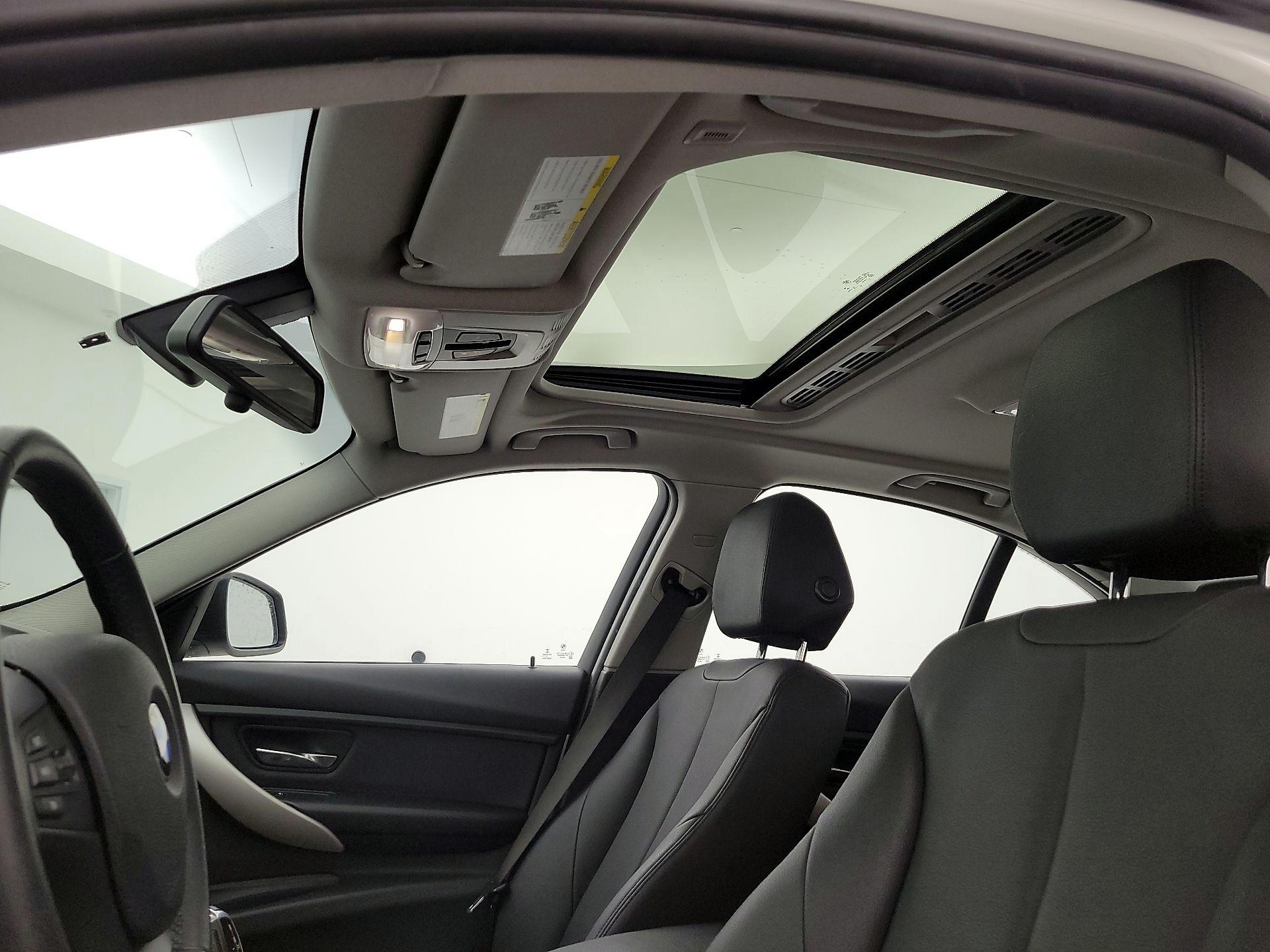 Thumbnail: 2015 BMW 3 Series - 20