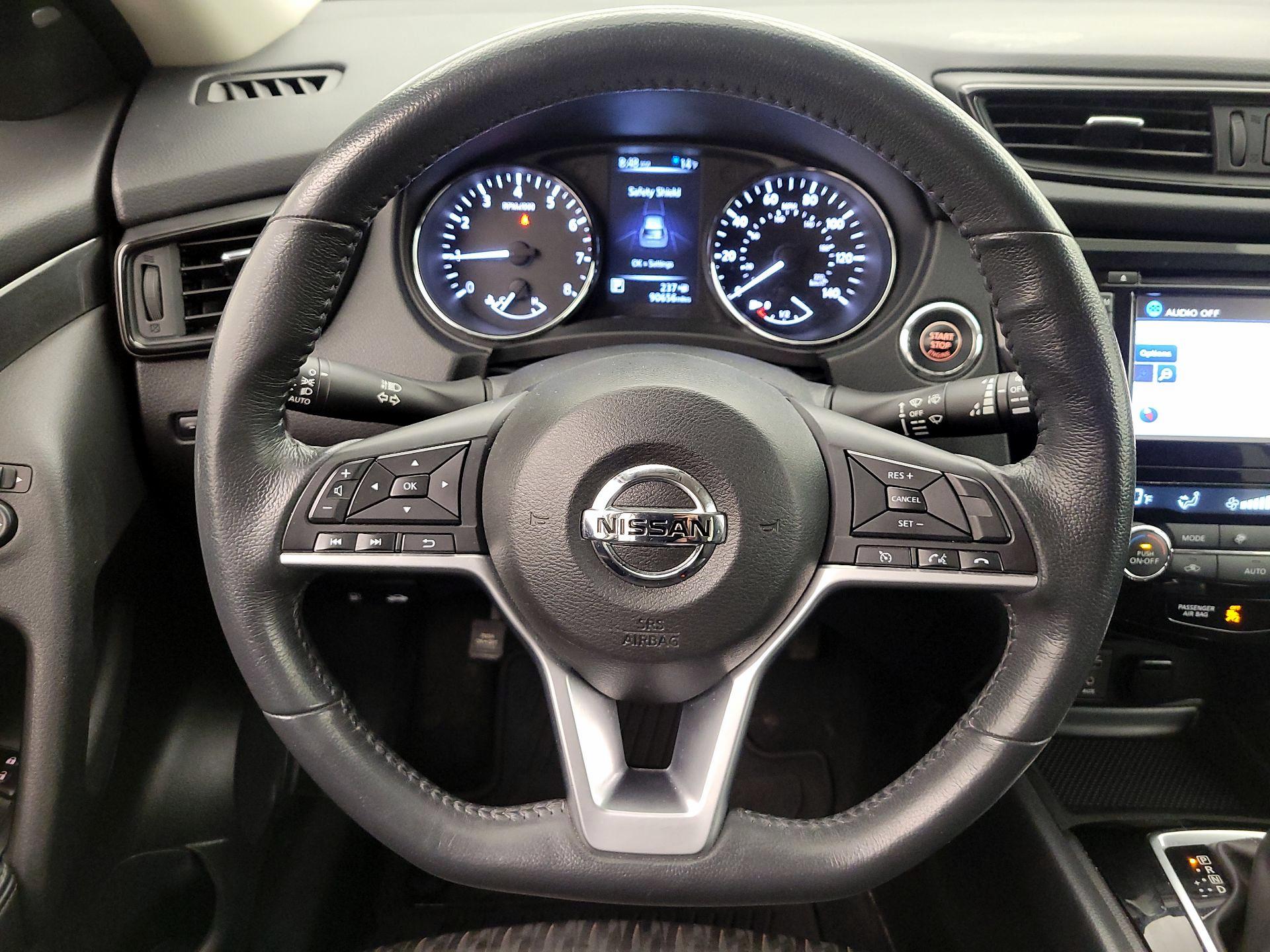 Thumbnail: 2017 Nissan Rogue - 10