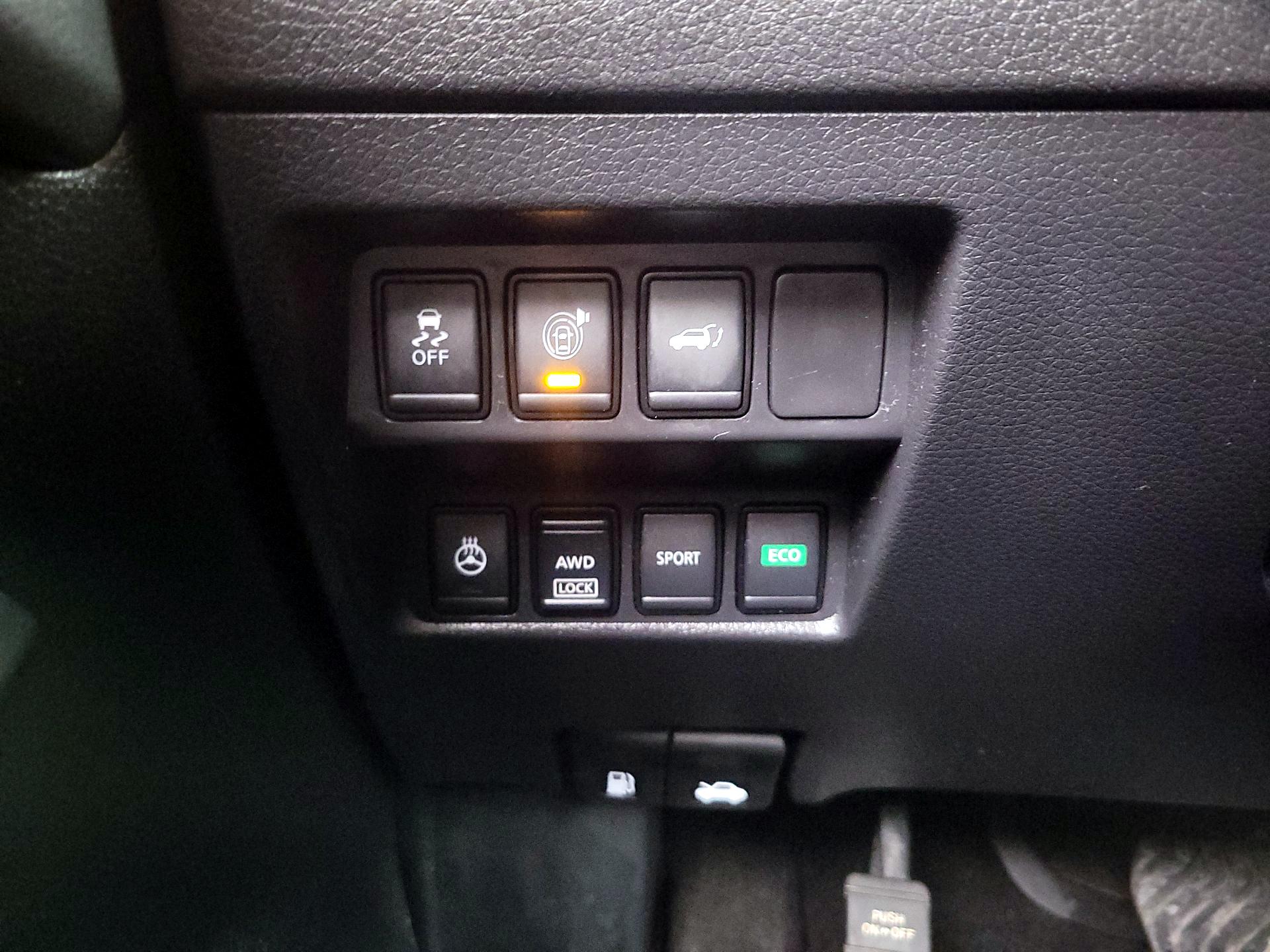 Thumbnail: 2017 Nissan Rogue - 13