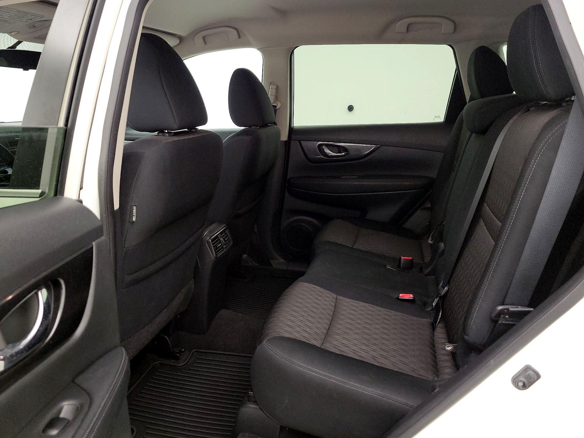 Thumbnail: 2017 Nissan Rogue - 20