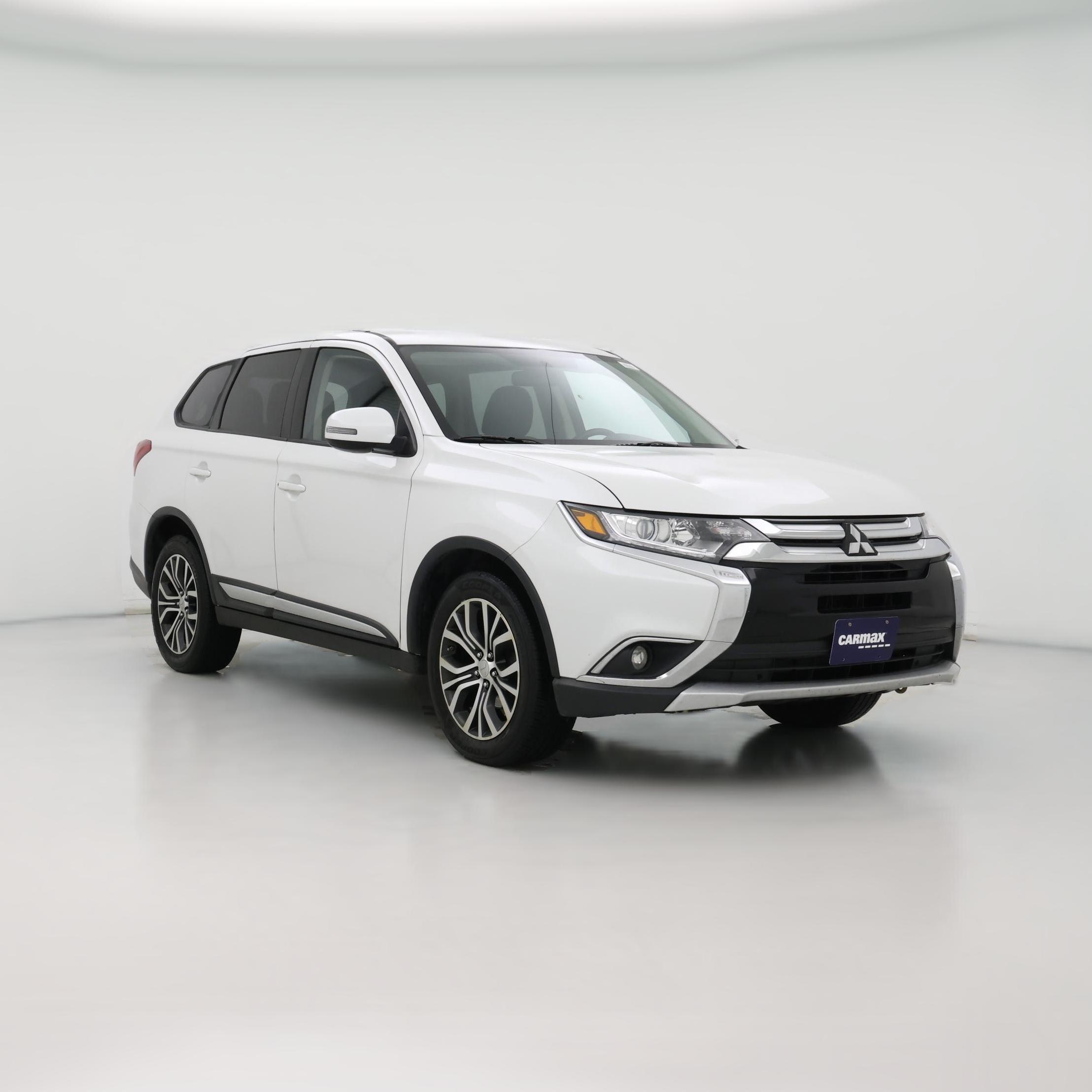 Thumbnail: 2017 Mitsubishi Outlander - 1