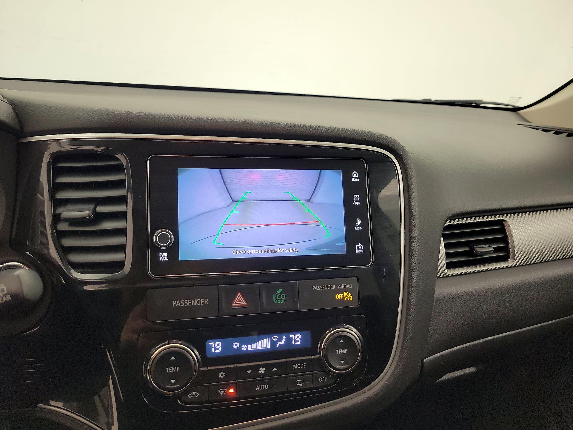 Thumbnail: 2017 Mitsubishi Outlander - 14