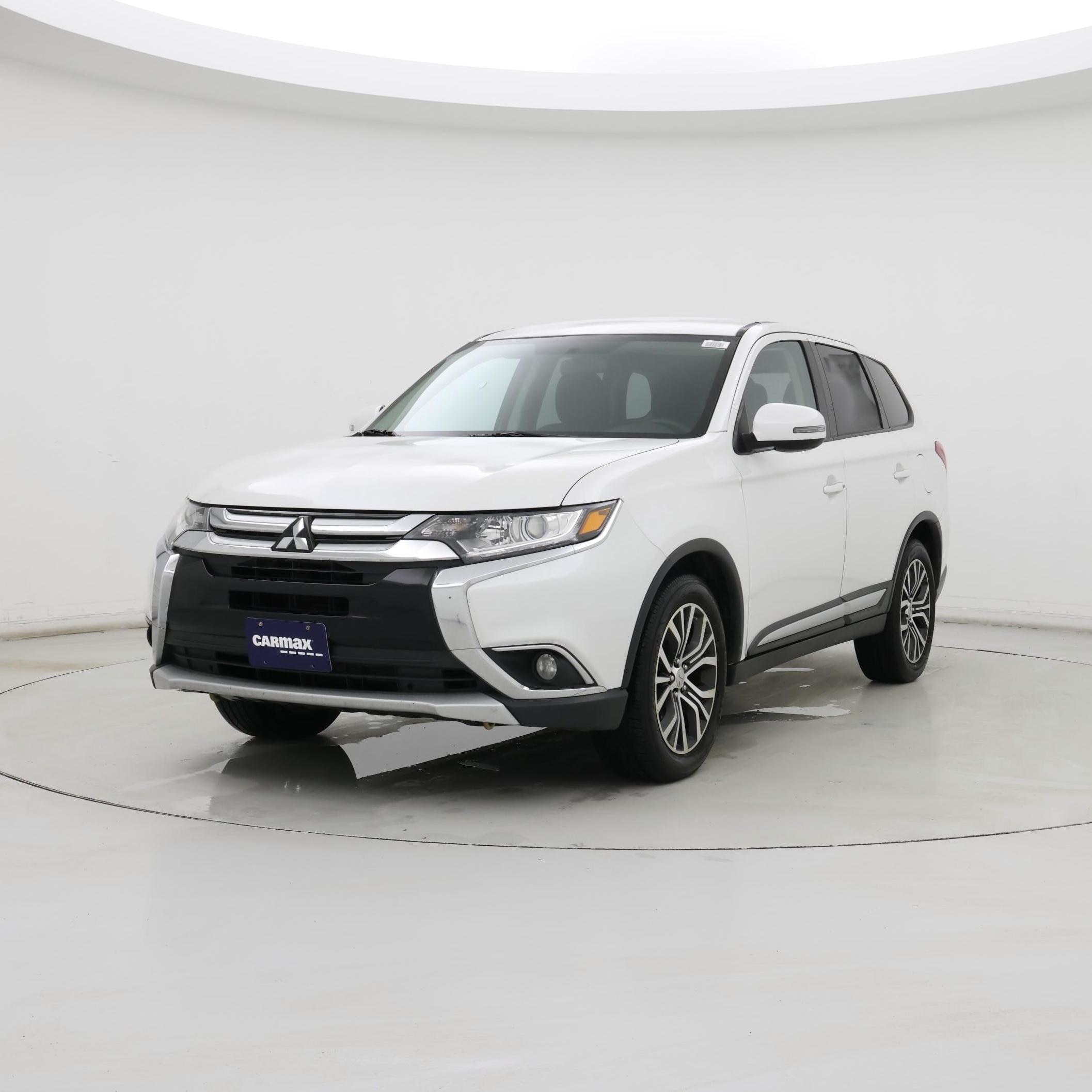 Thumbnail: 2017 Mitsubishi Outlander - 4