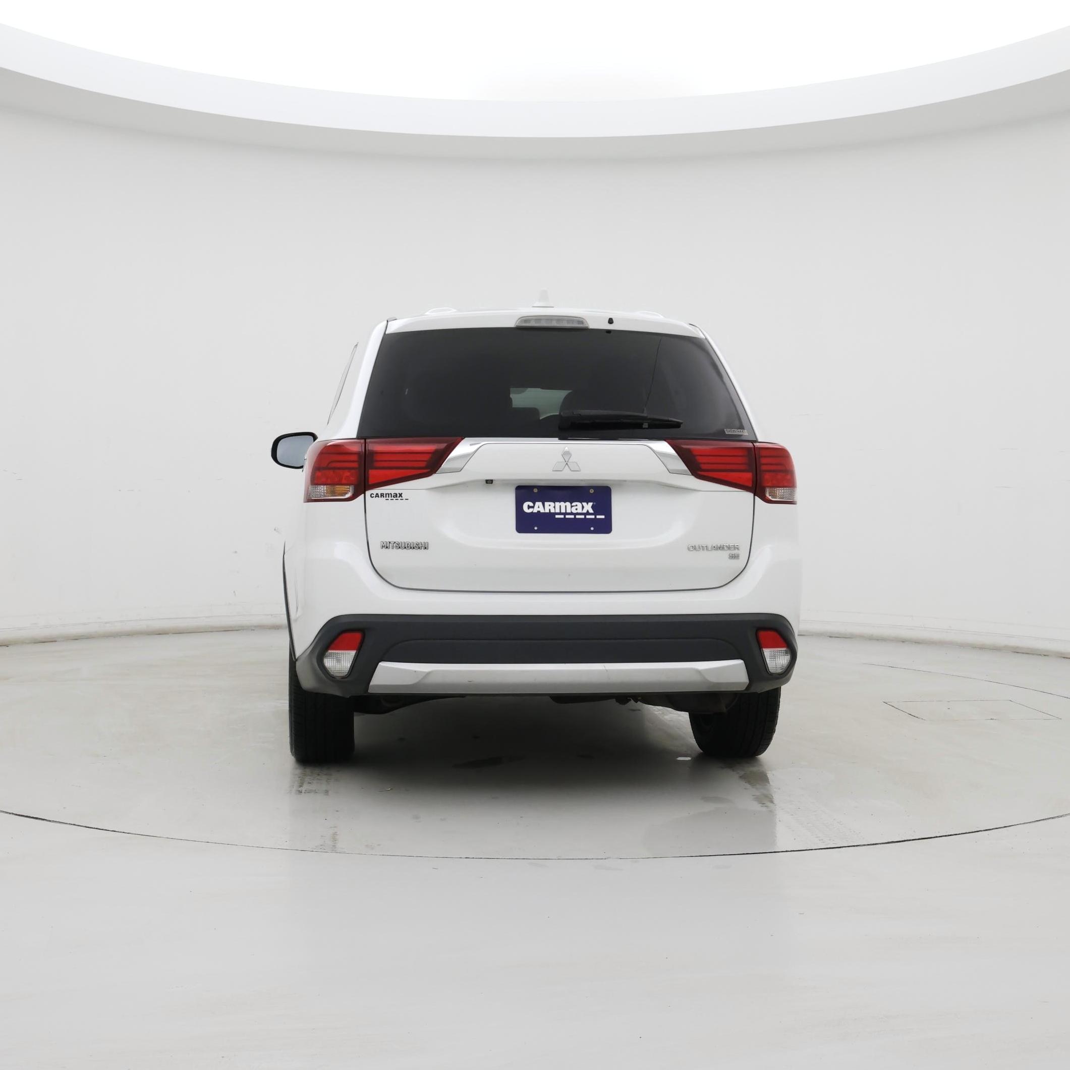 Thumbnail: 2017 Mitsubishi Outlander - 6