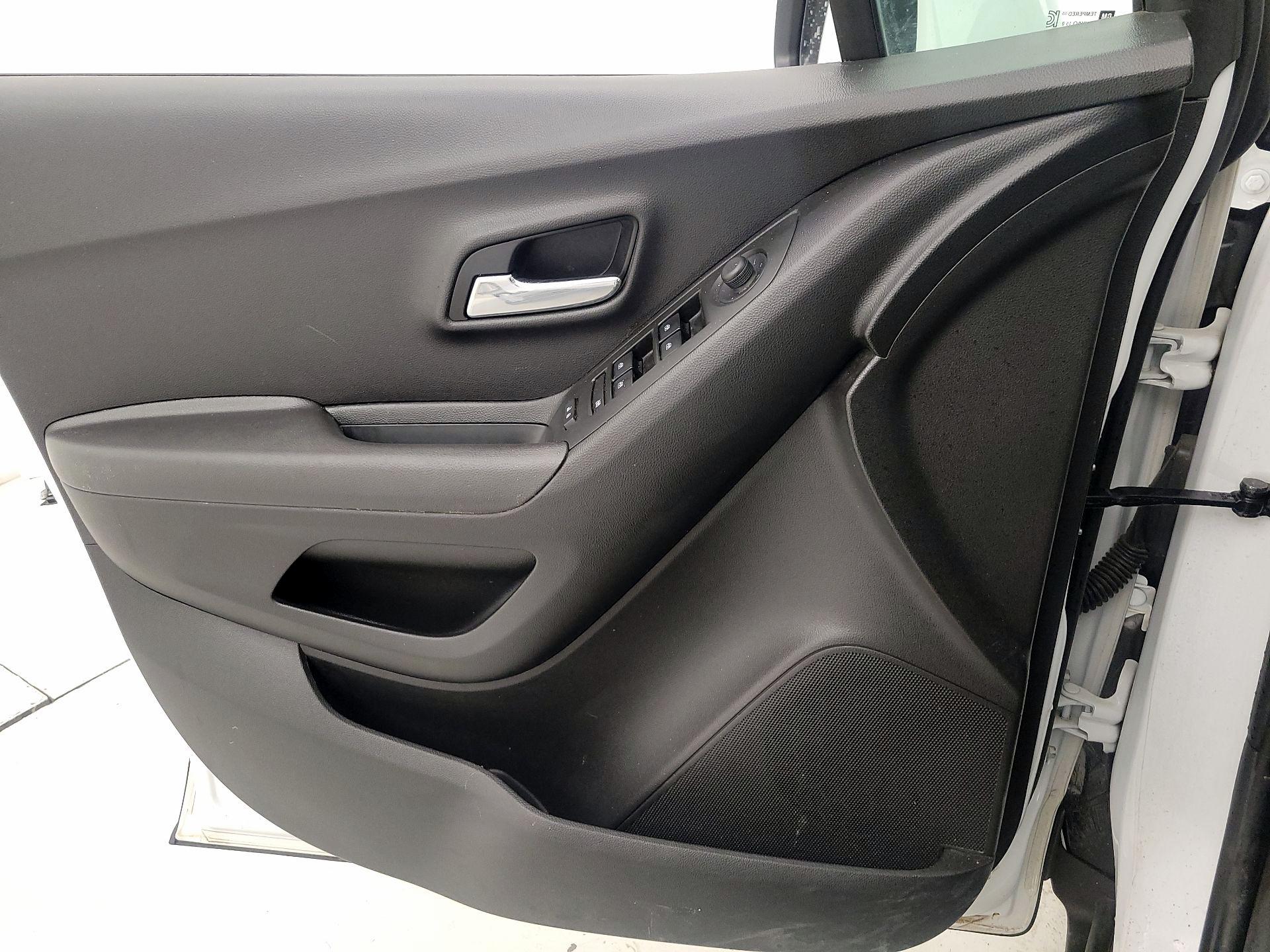 Thumbnail: 2019 Chevrolet Trax - 12