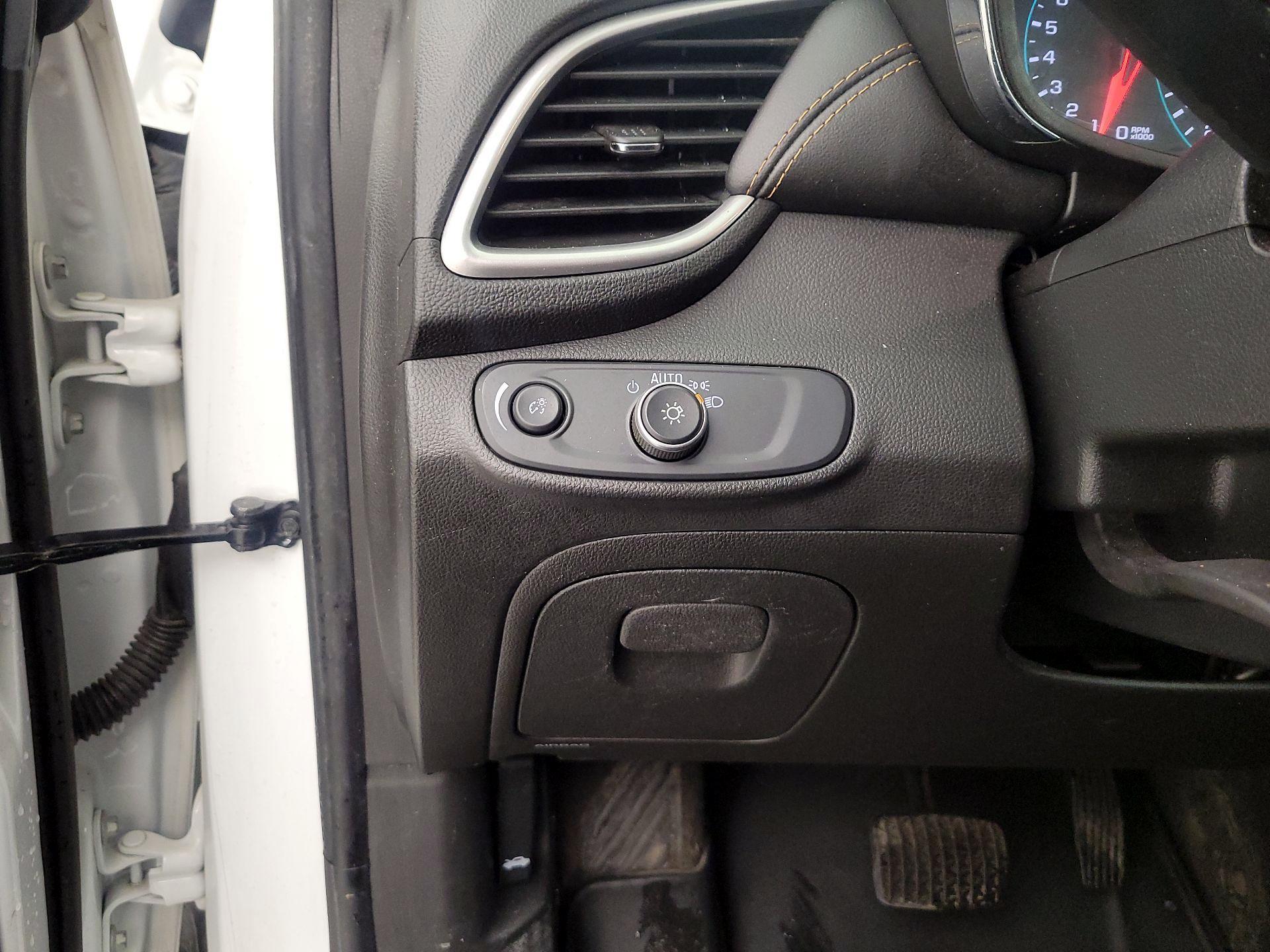 Thumbnail: 2019 Chevrolet Trax - 13