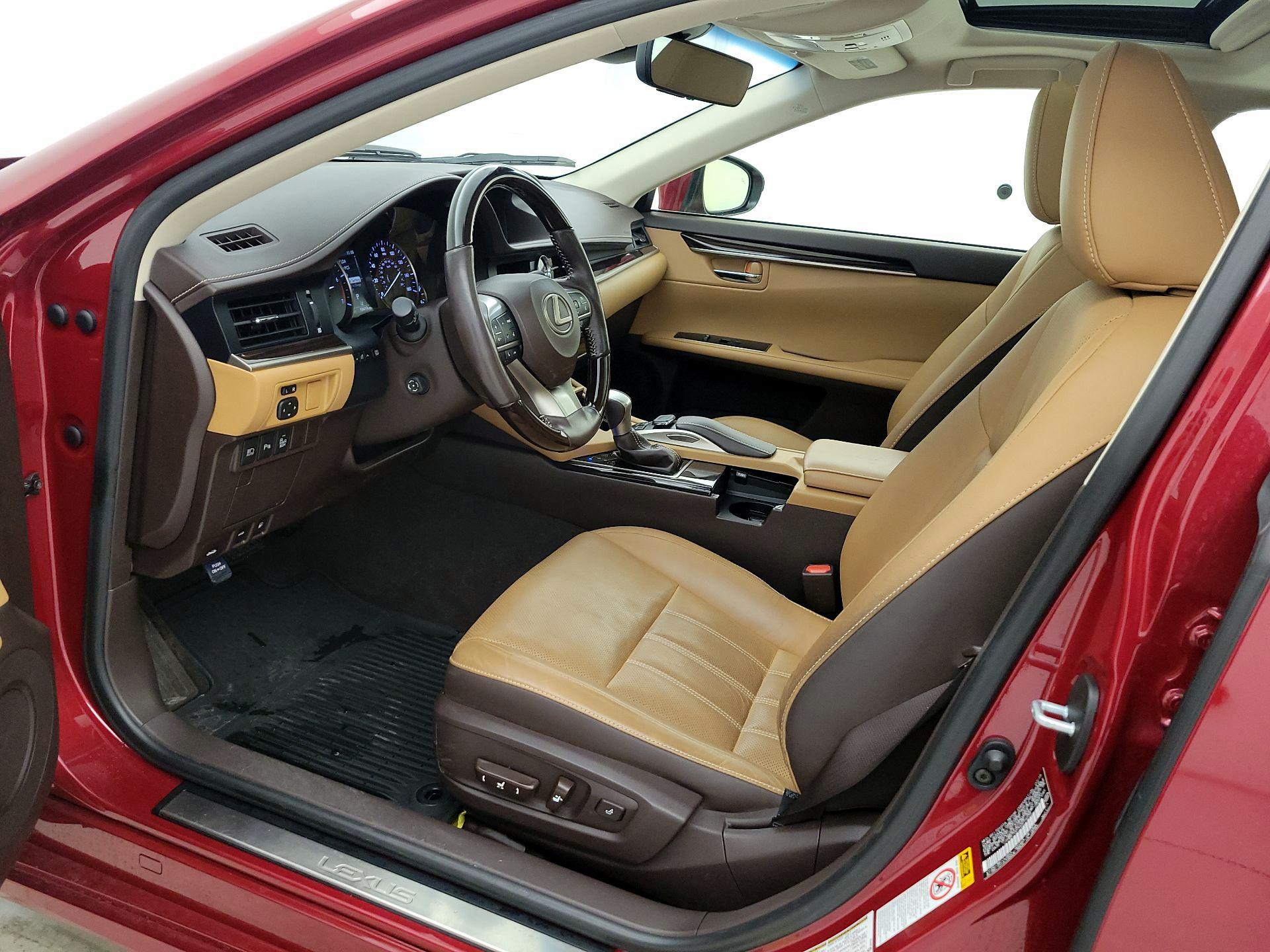 Thumbnail: 2016 Lexus ES - 11