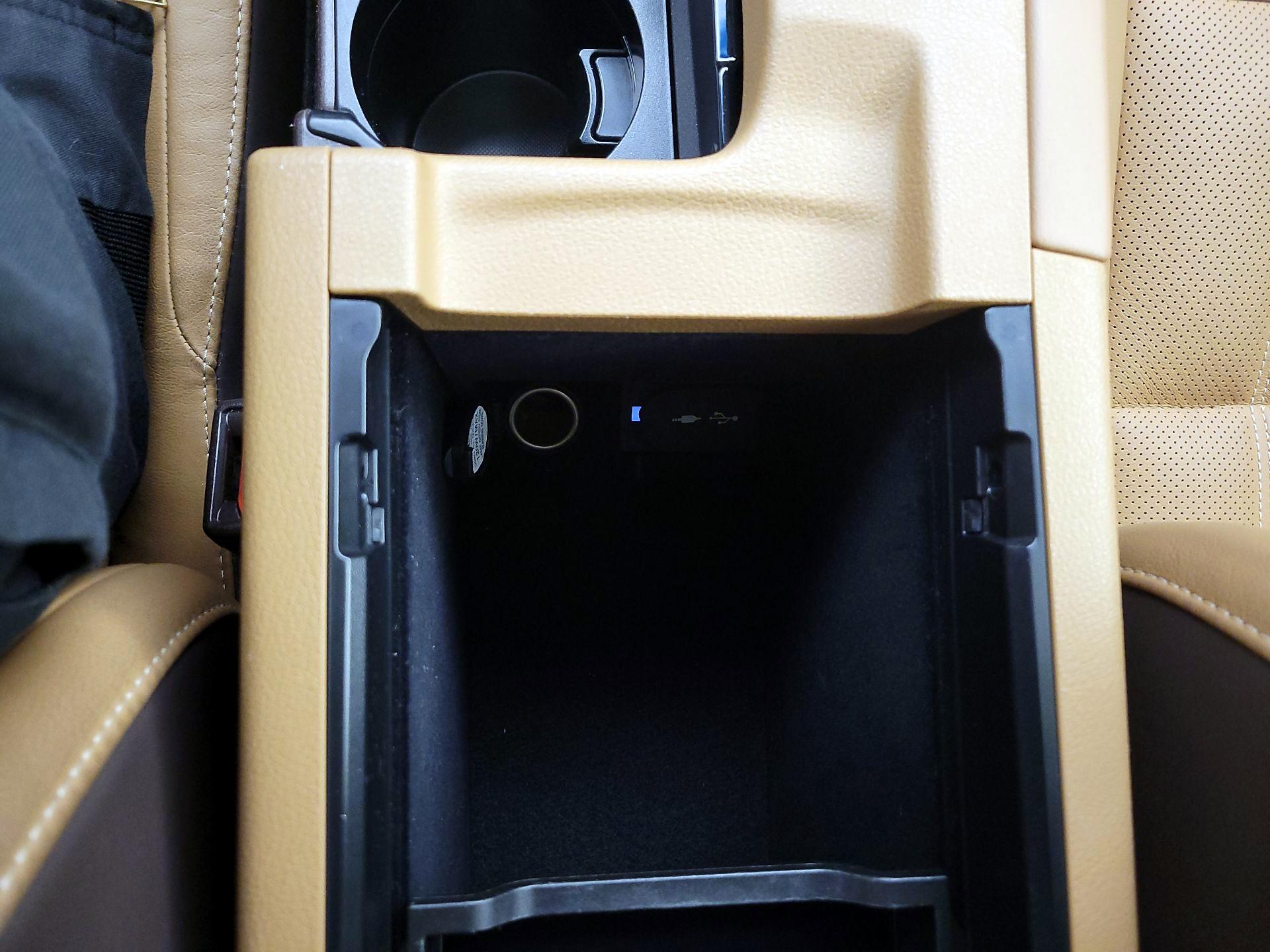 Thumbnail: 2016 Lexus ES - 18