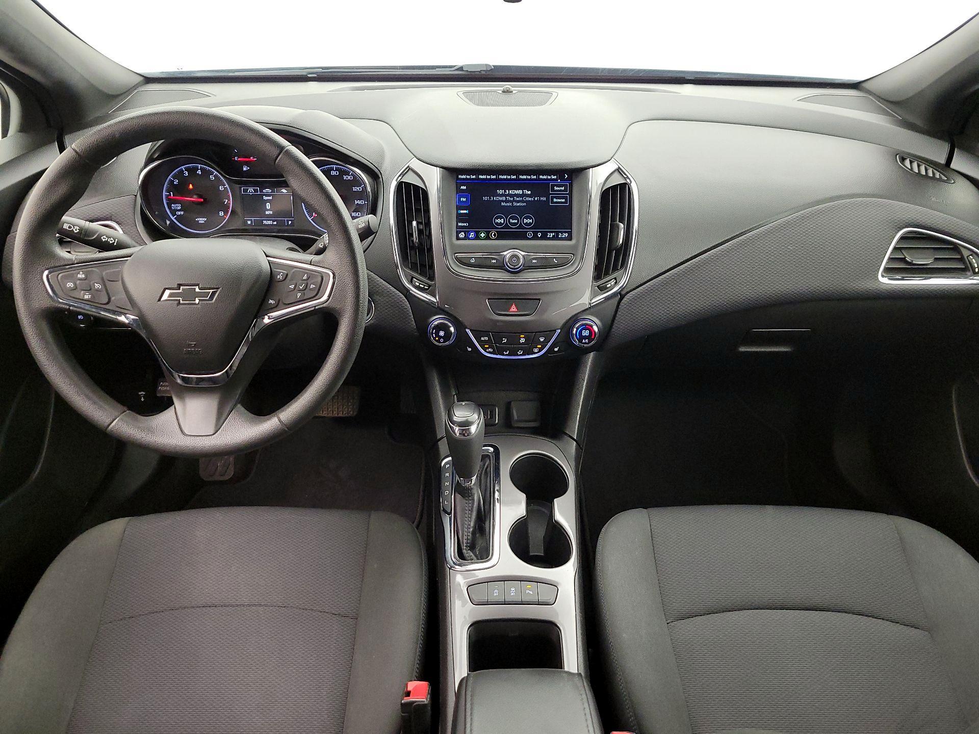 Thumbnail: 2019 Chevrolet Cruze - 9