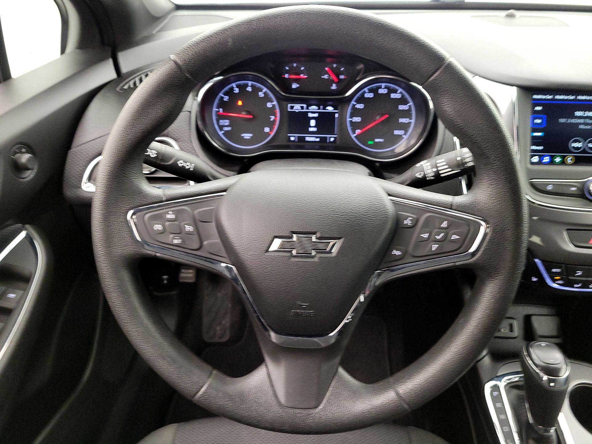 Thumbnail: 2019 Chevrolet Cruze - 10