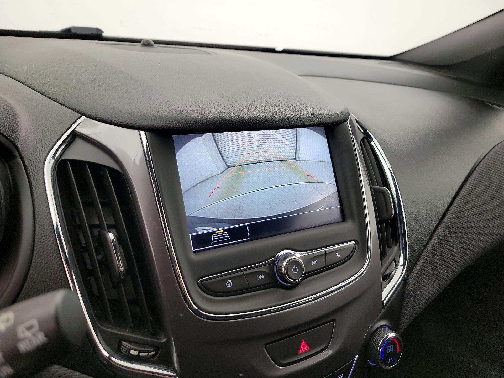 Thumbnail: 2019 Chevrolet Cruze - 15