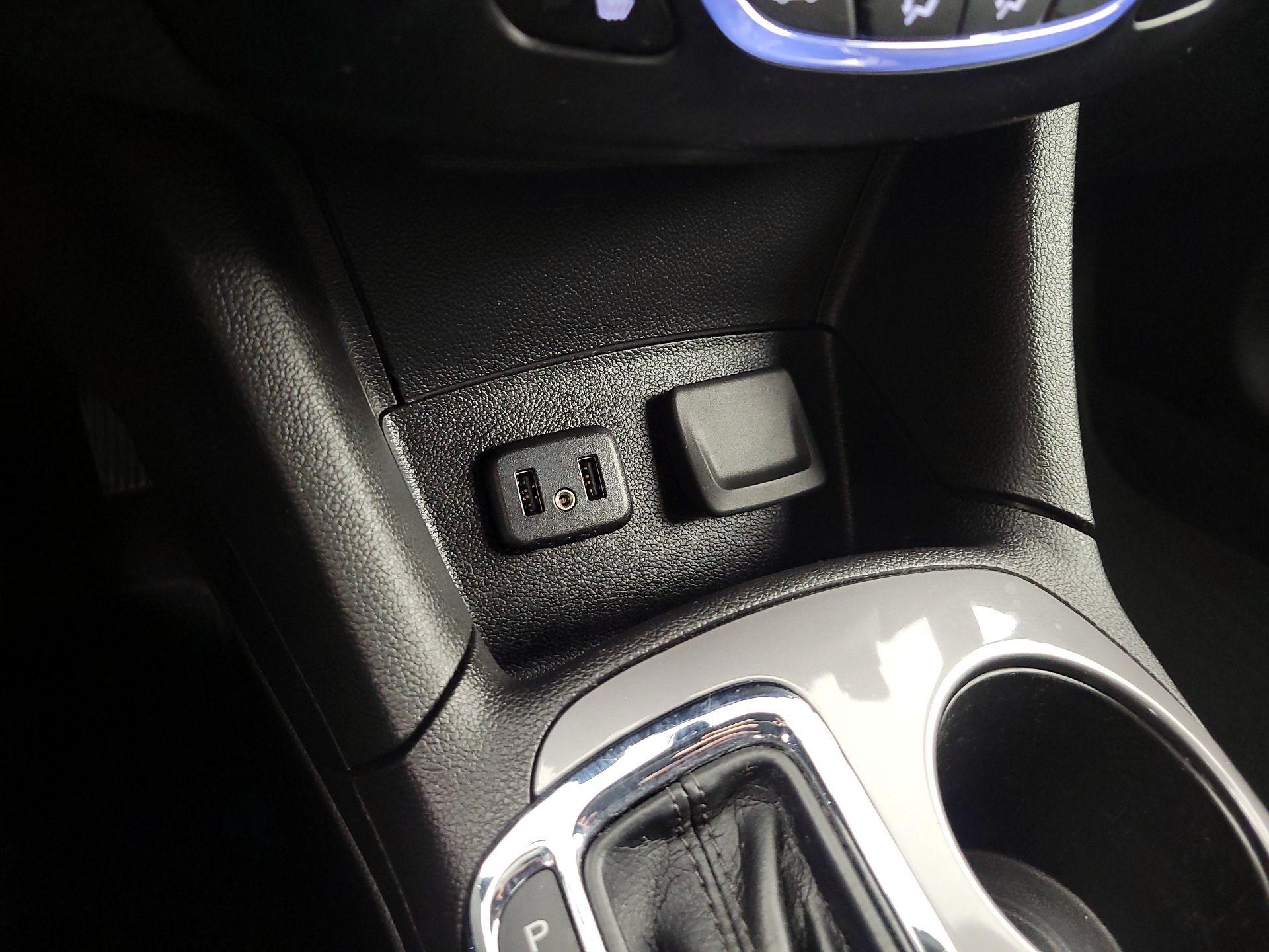 Thumbnail: 2019 Chevrolet Cruze - 19