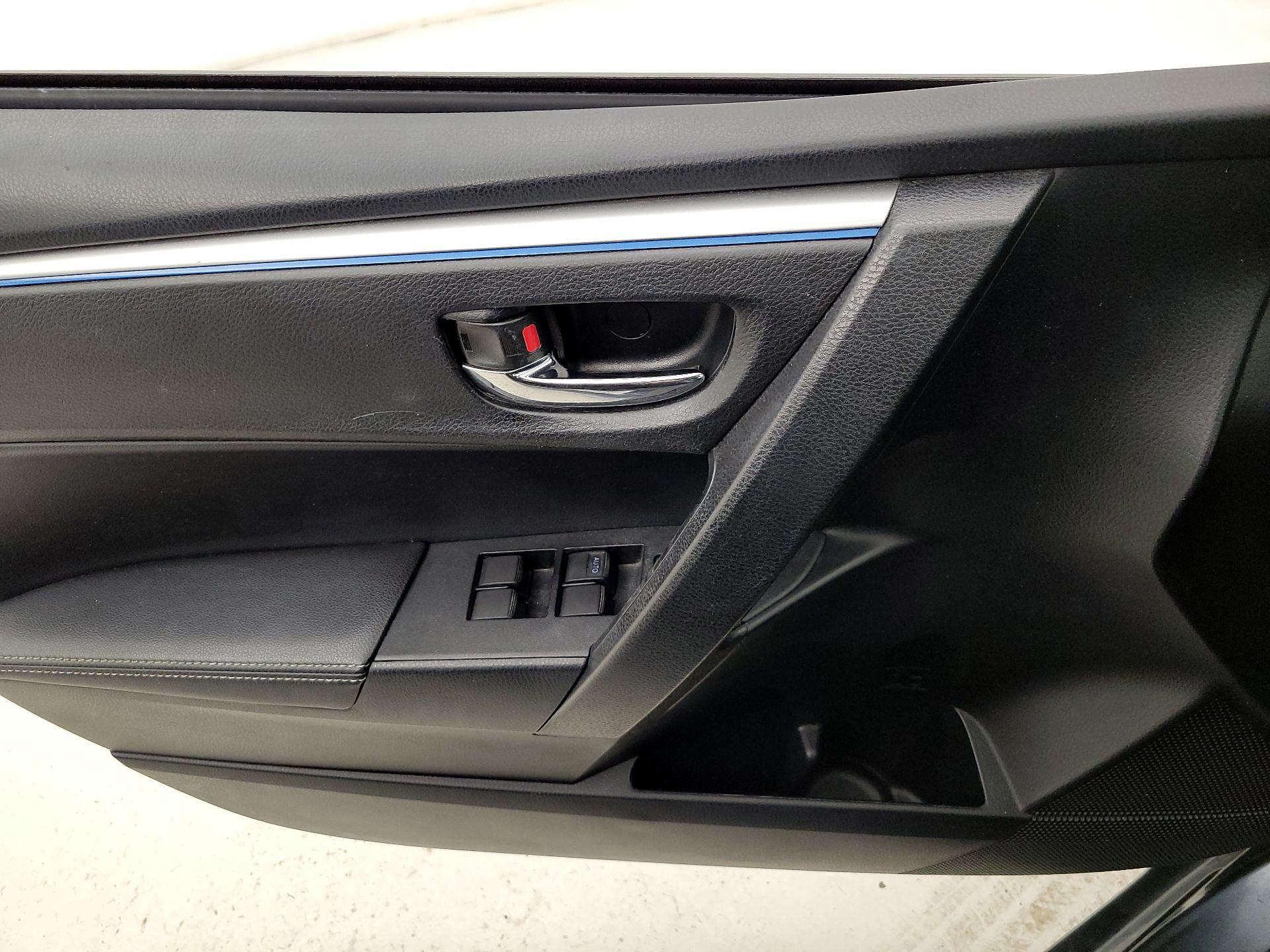 Thumbnail: 2016 Toyota Corolla - 12