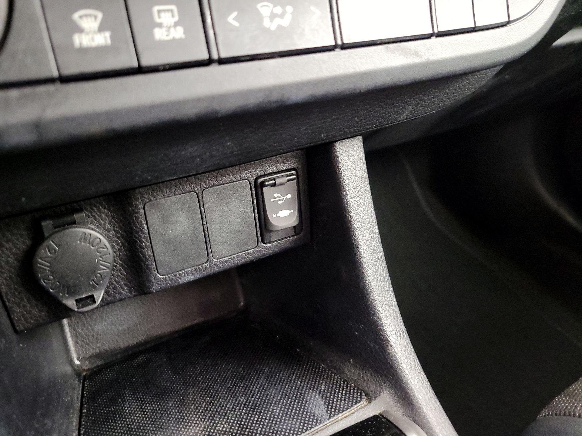 Thumbnail: 2016 Toyota Corolla - 18