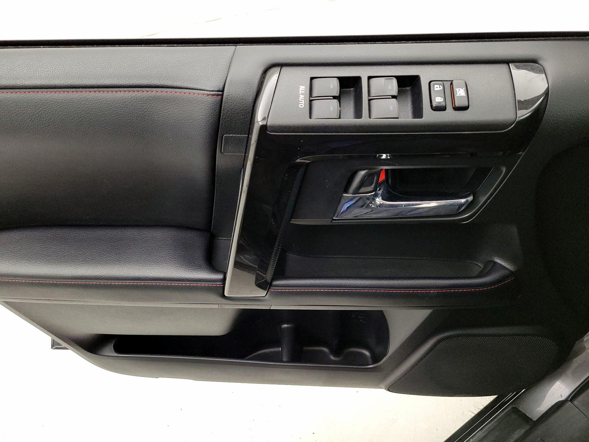 Thumbnail: 2020 Toyota 4Runner - 12