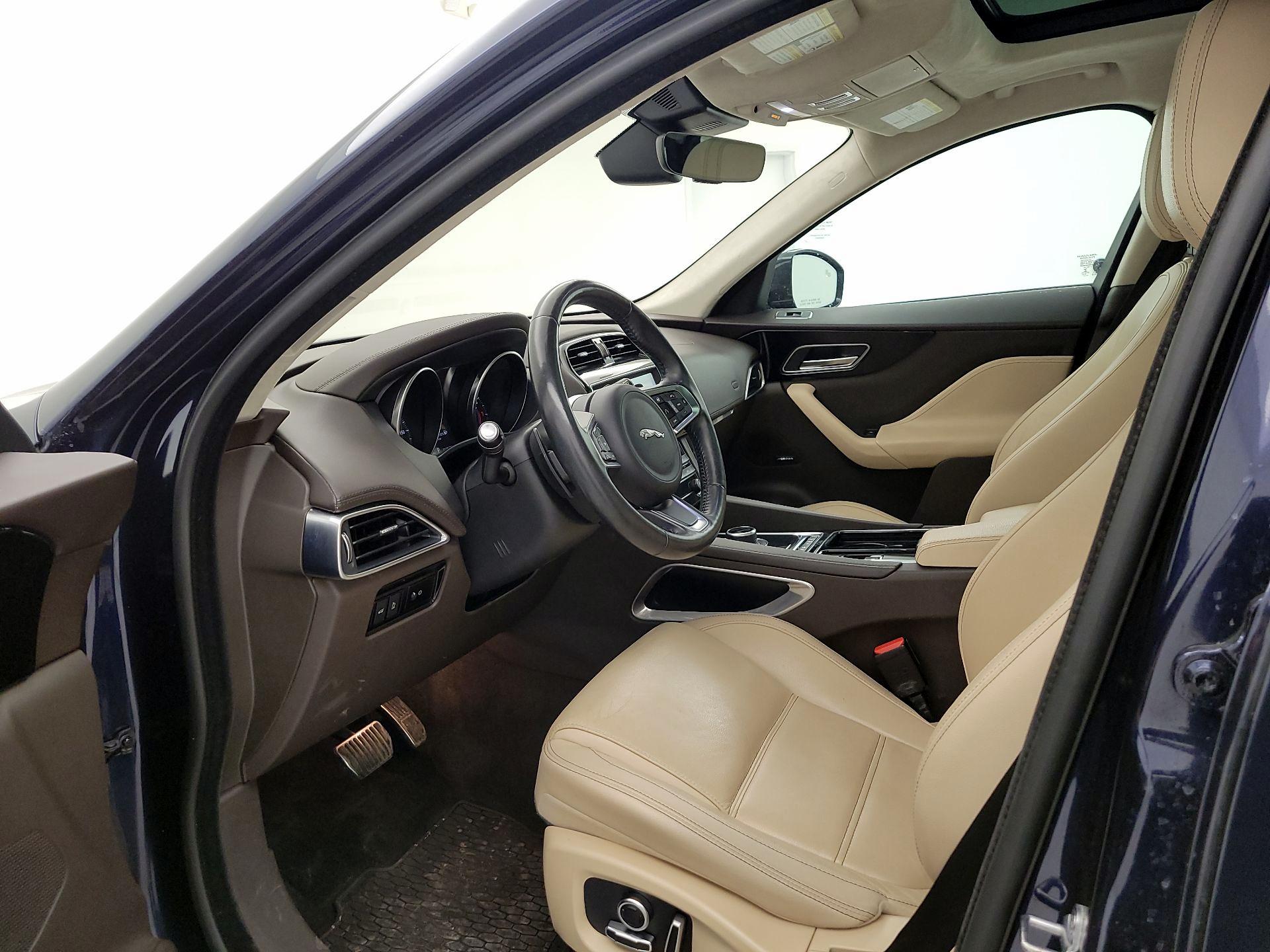 Thumbnail: 2019 Jaguar F-Pace - 11