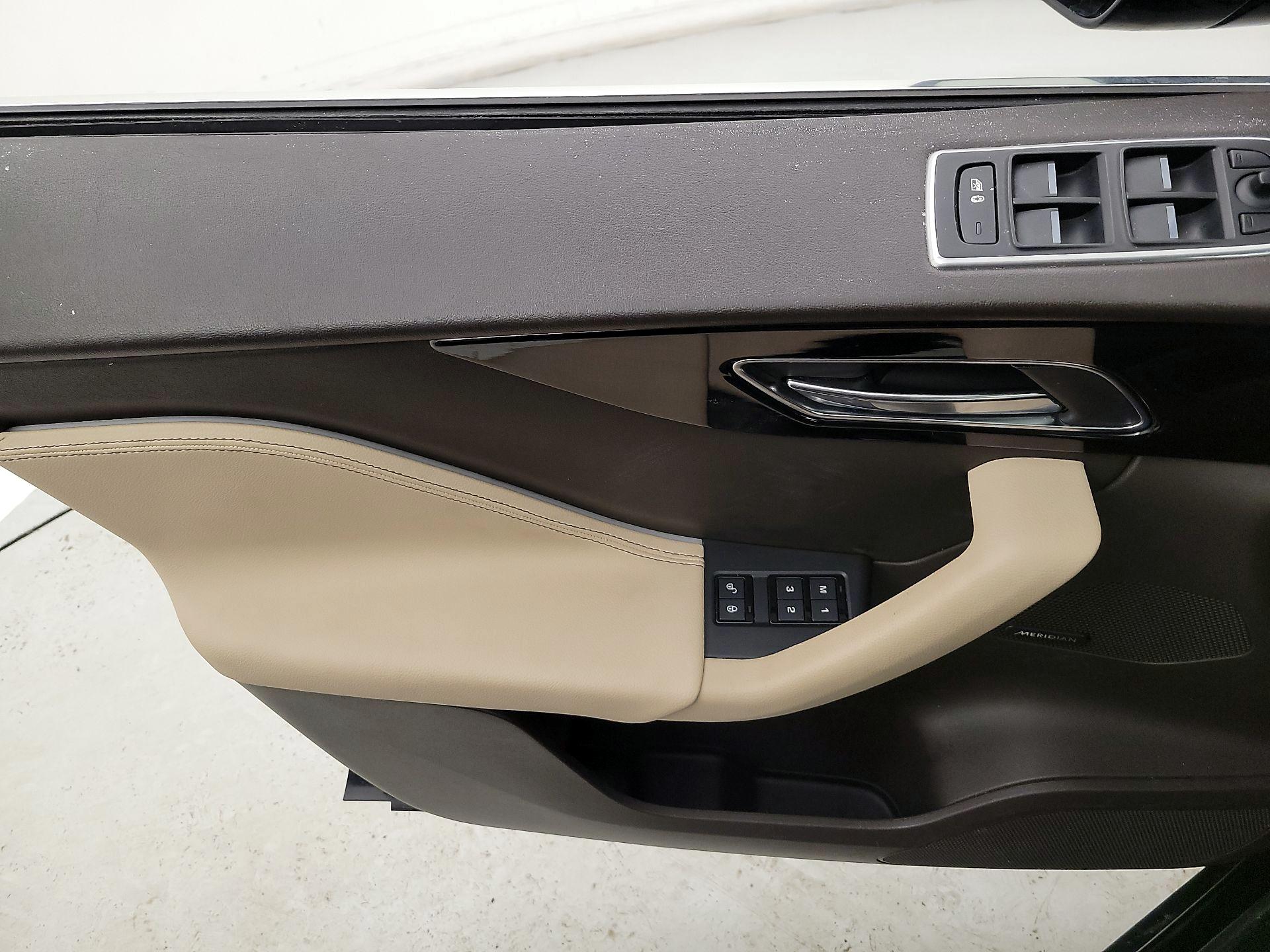 Thumbnail: 2019 Jaguar F-Pace - 12