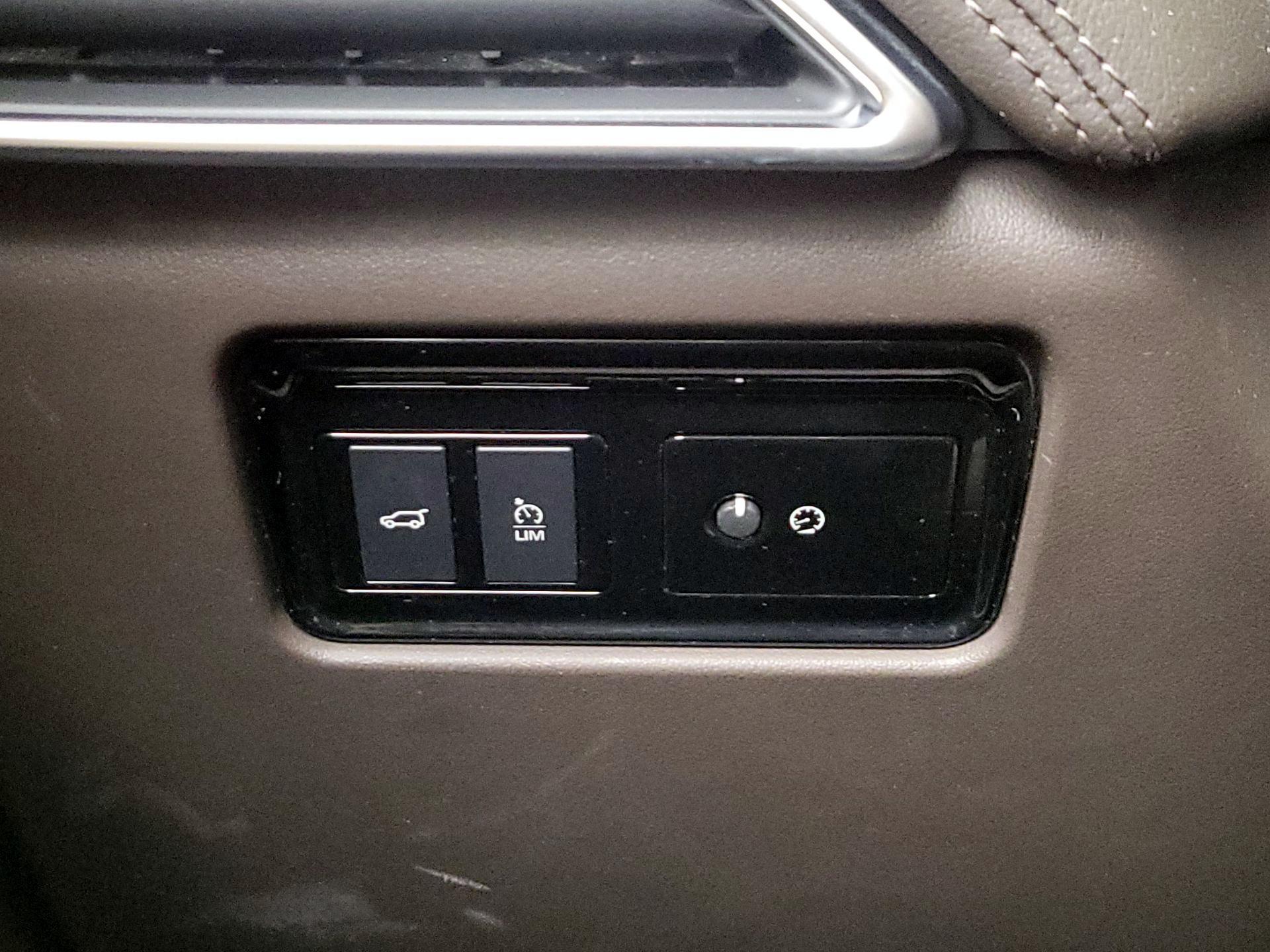 Thumbnail: 2019 Jaguar F-Pace - 13